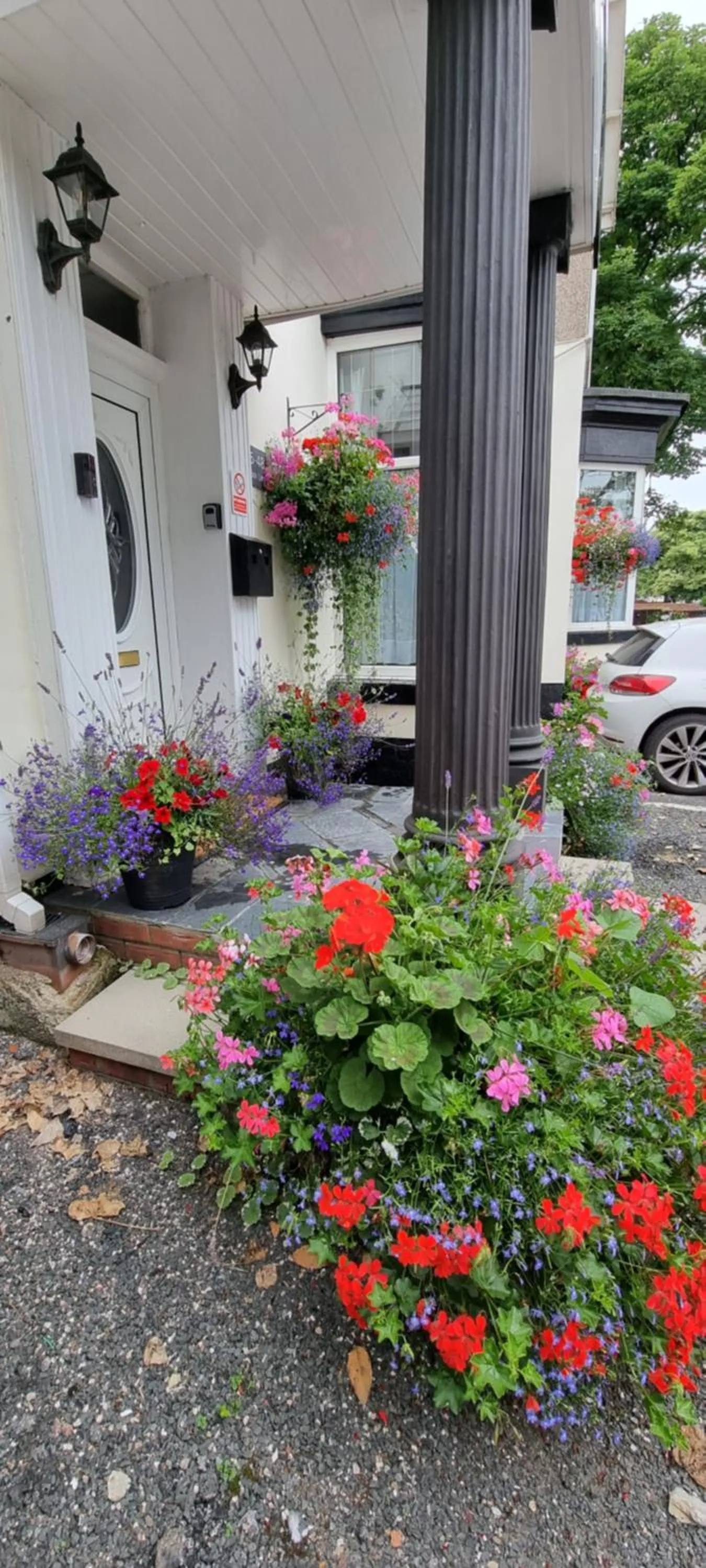 Facade/entrance in Aarondale Guest House