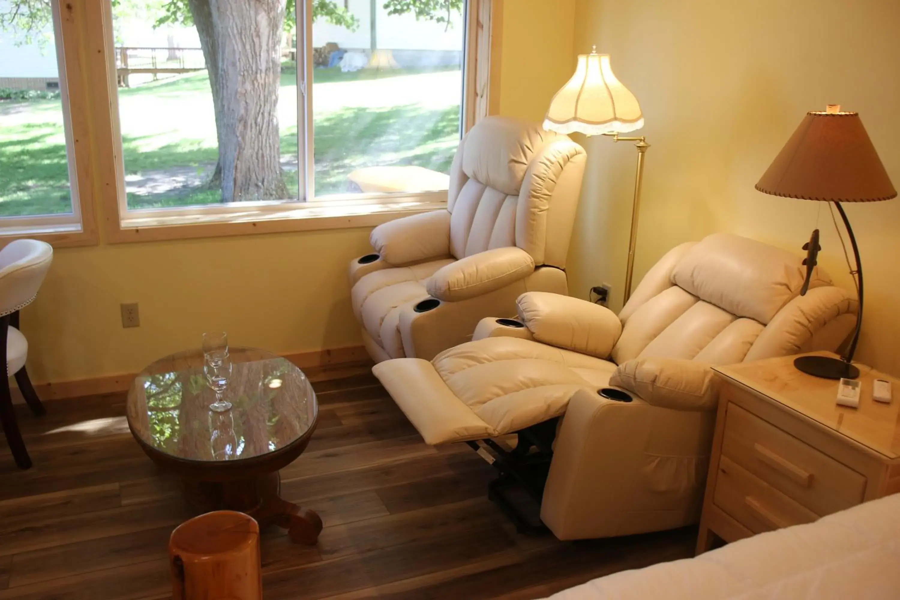 Seating area in Leech Lake Resort Bed & Breakfast Seating area in Leech Lake Resort Bed & Breakfast