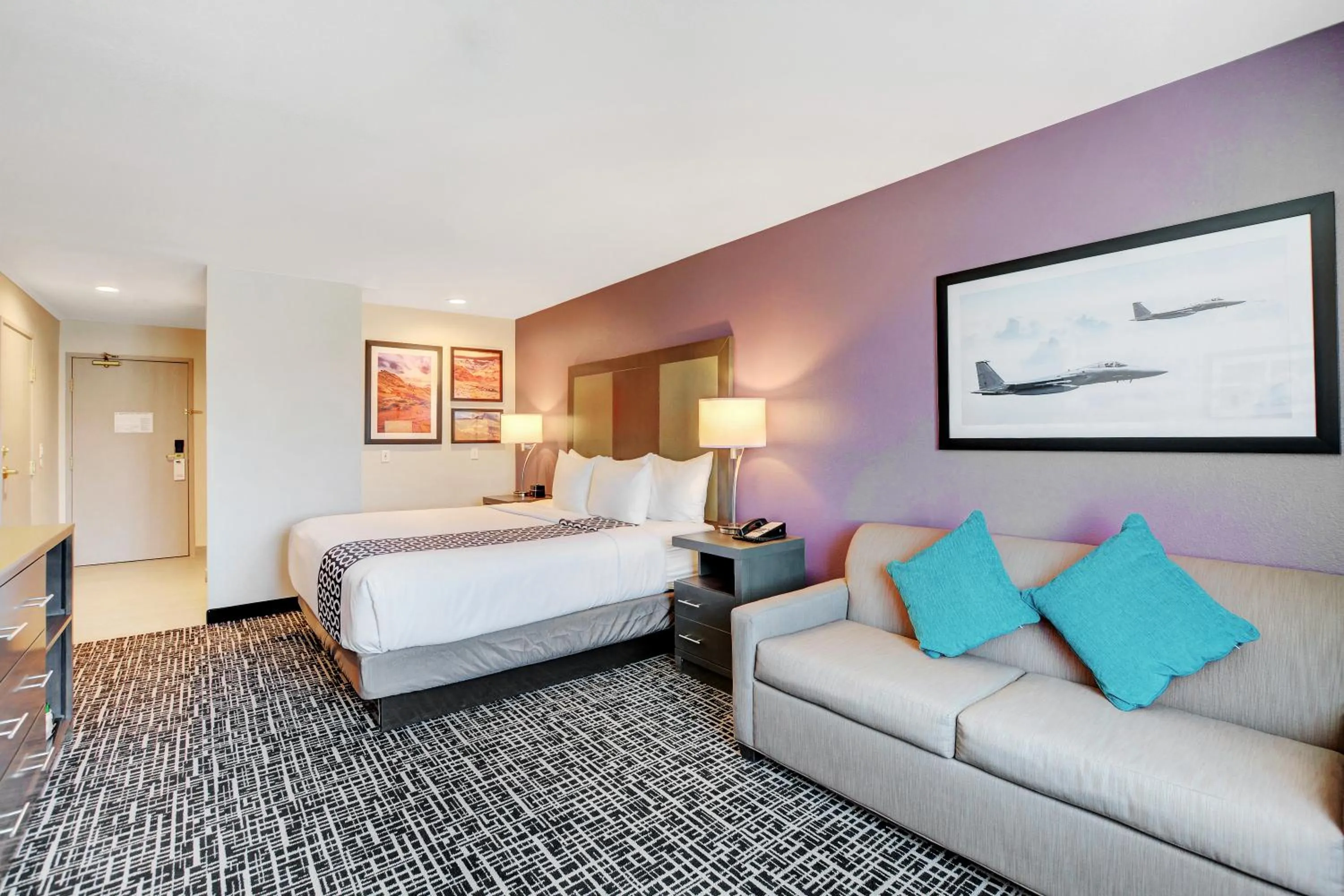 Photo of the whole room, Bed in La Quinta Inn & Suites by Wyndham Las Vegas Nellis