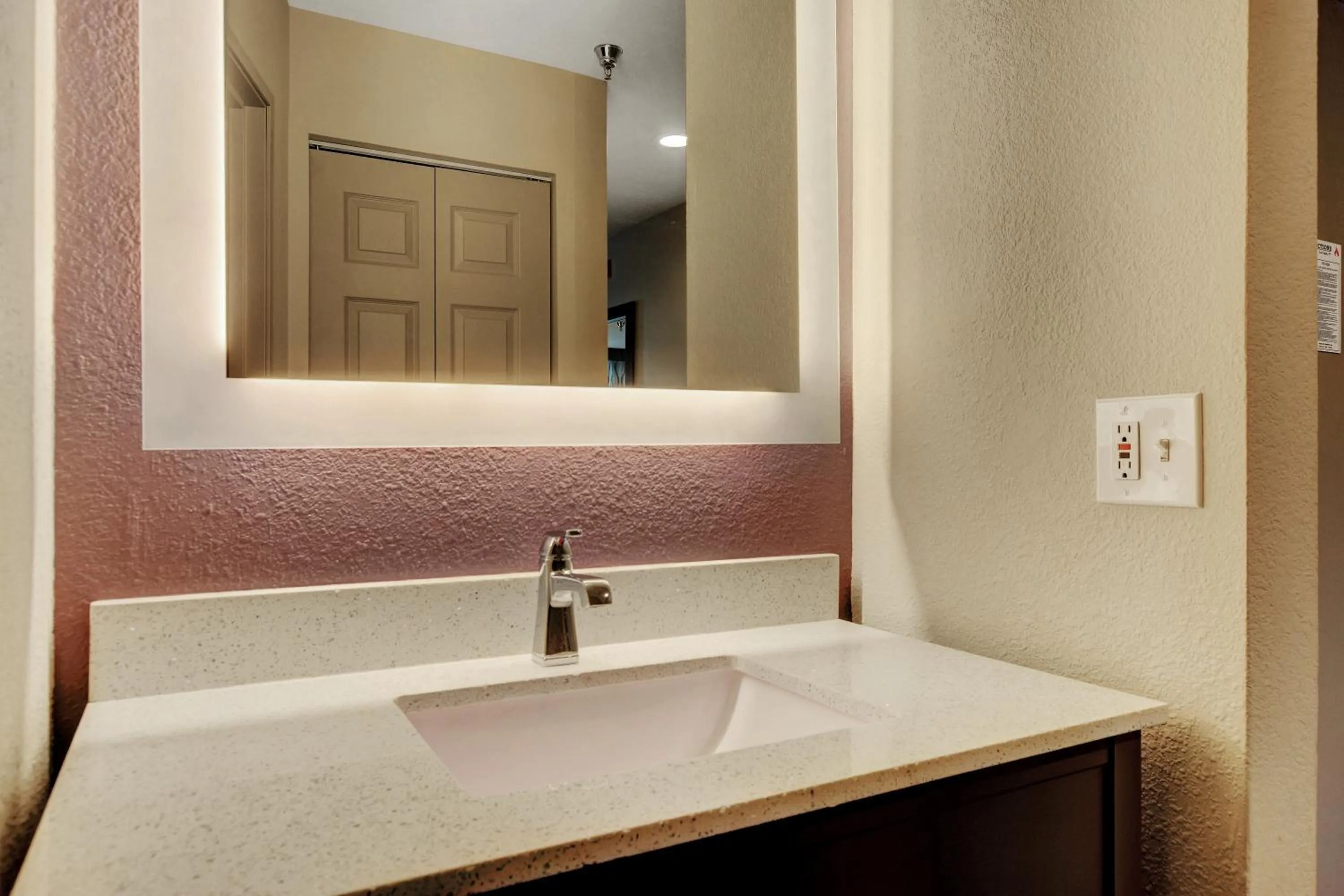 Bathroom in La Quinta Inn & Suites by Wyndham Las Vegas Nellis