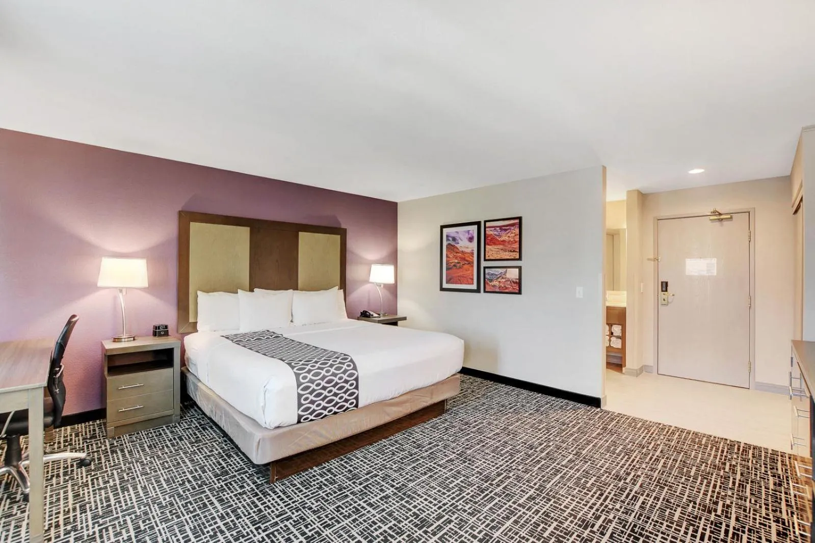 Photo of the whole room, Bed in La Quinta Inn & Suites by Wyndham Las Vegas Nellis