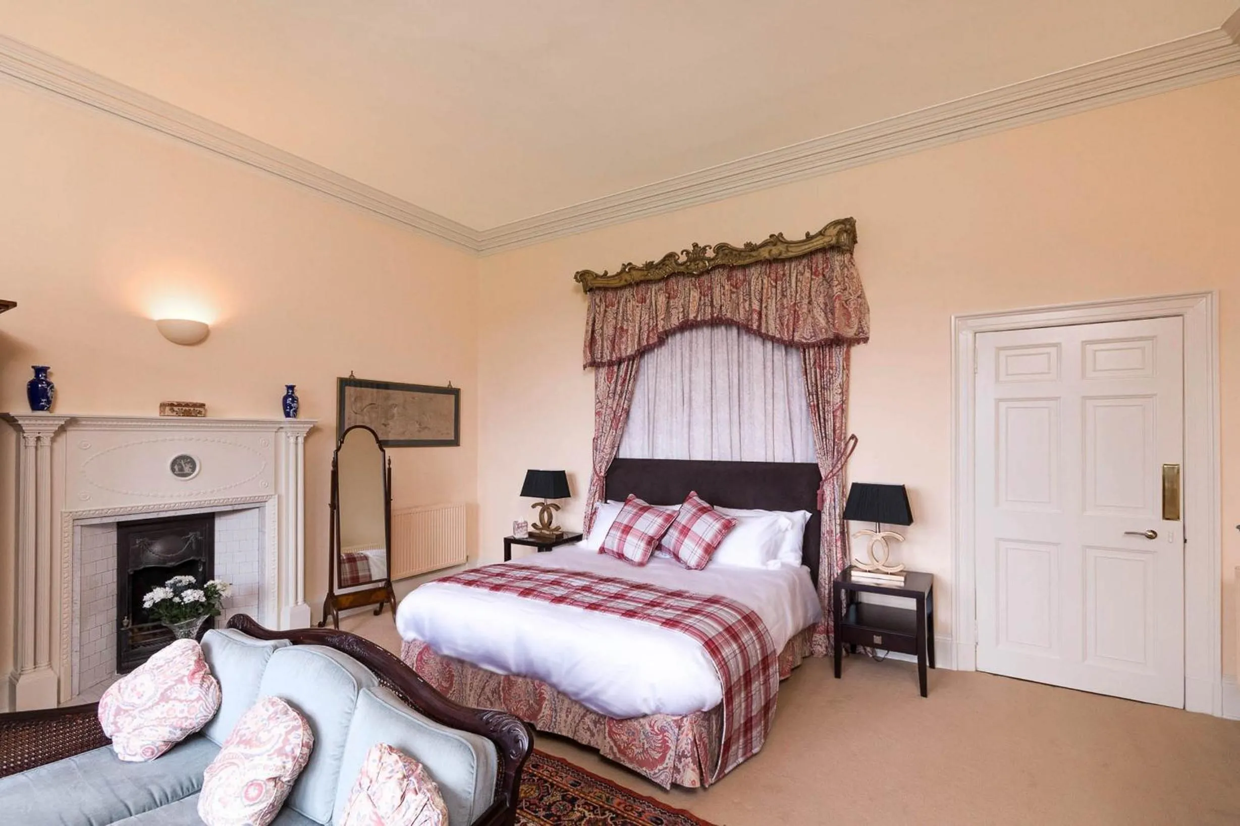 Family Two-Bedroom Suite in Blervie House