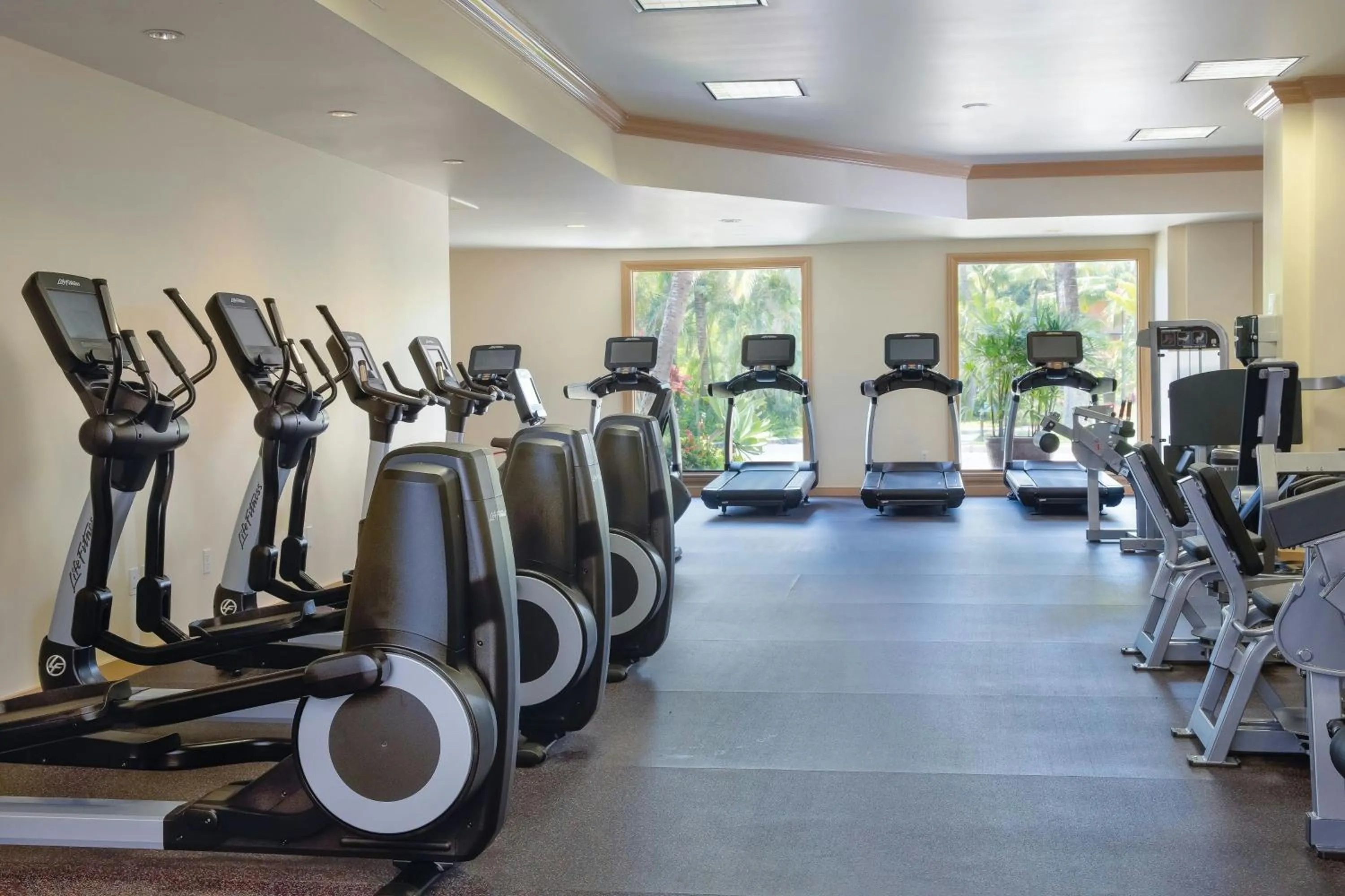 Fitness centre/facilities in Marriott's Waiohai Beach Club