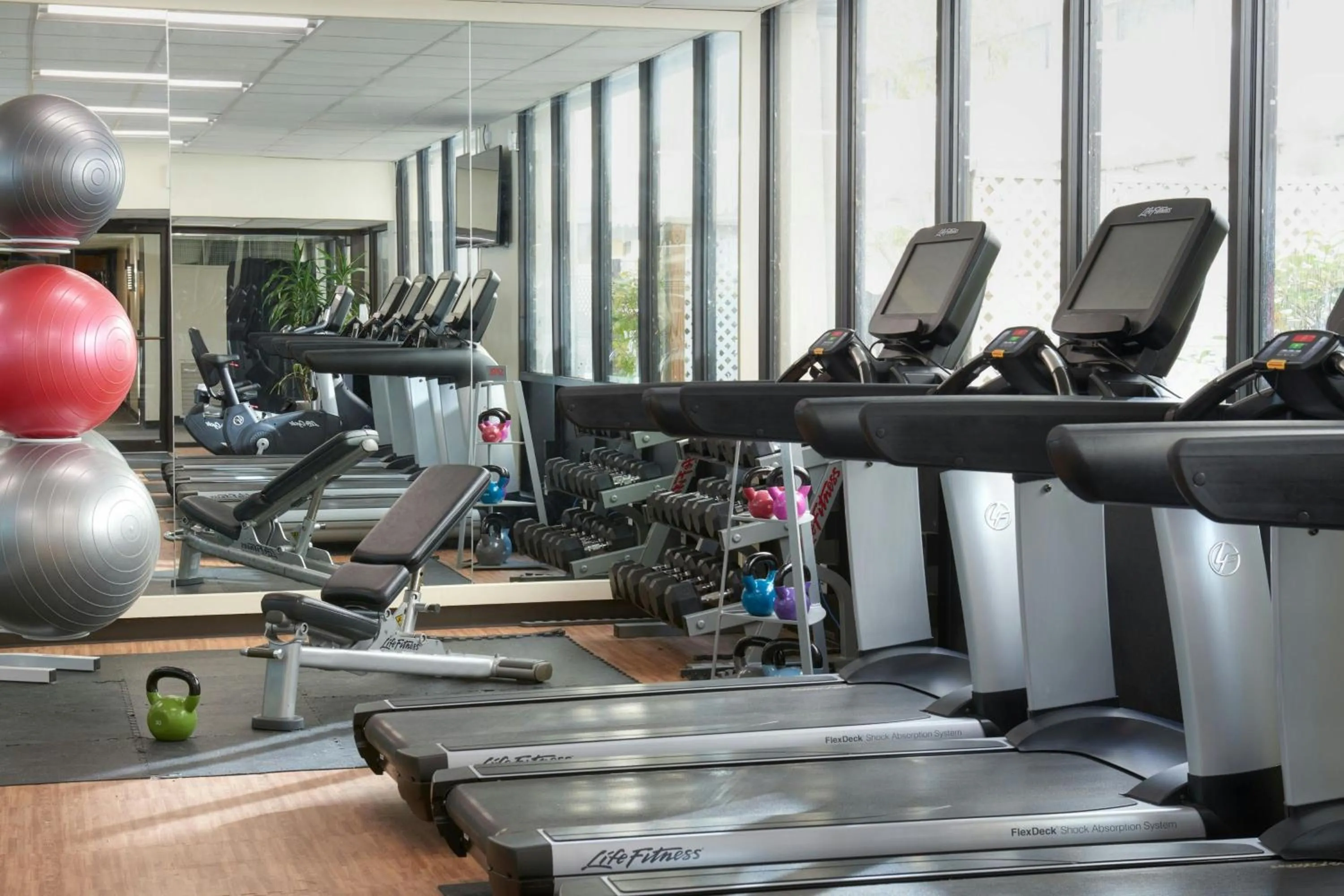 Fitness centre/facilities in Kansas City Airport Marriott