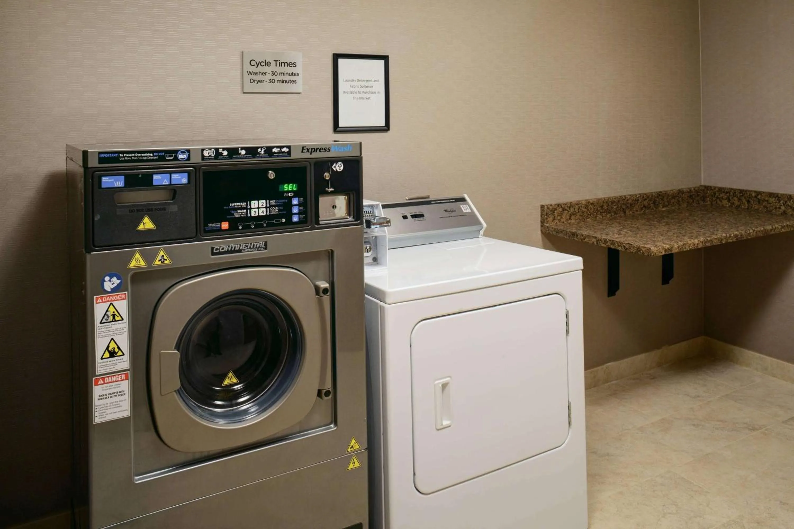 laundry in Sonesta Select Kansas City South Overland Park