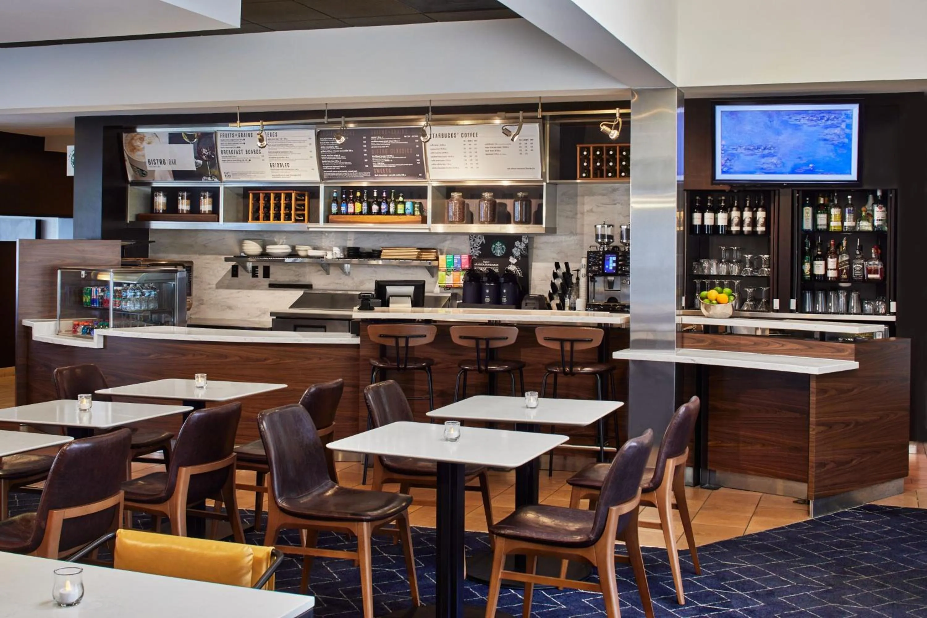Restaurant/places to eat in Courtyard by Marriott Memphis Airport
