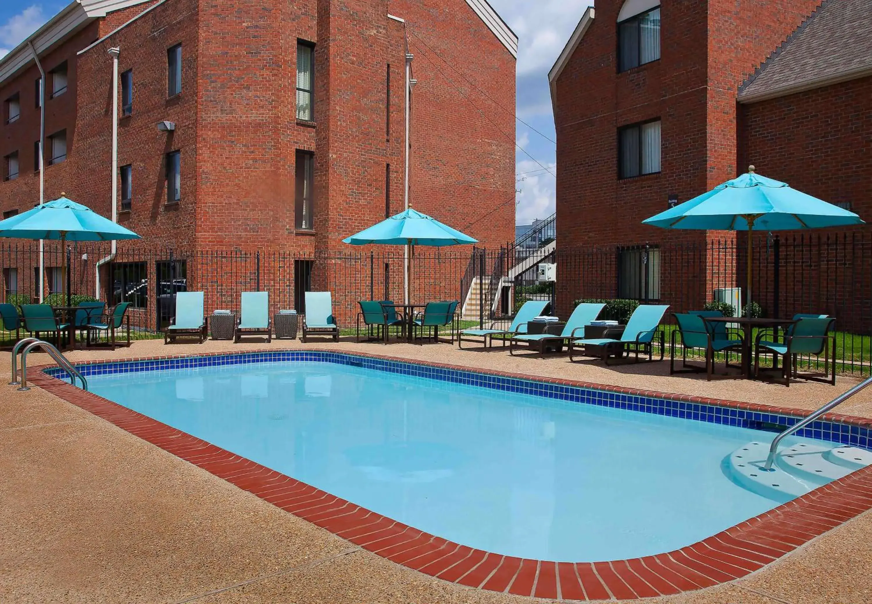 Pool view in Sonesta Simply Suites Memphis East Poplar Pike Pool view in Sonesta Simply Suites Memphis East Poplar Pike