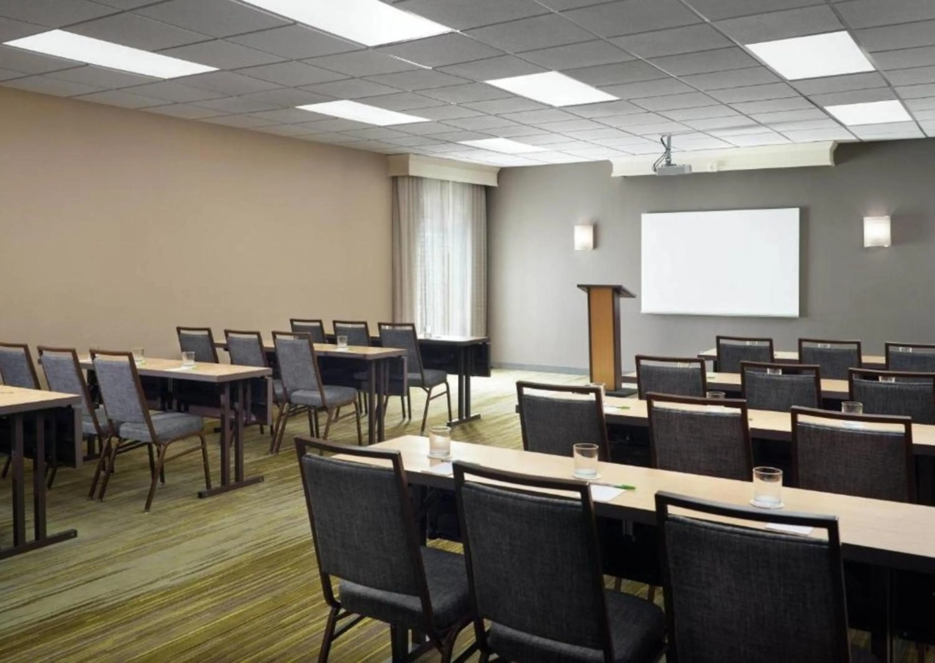 Meeting/conference room in Courtyard by Marriott Macon