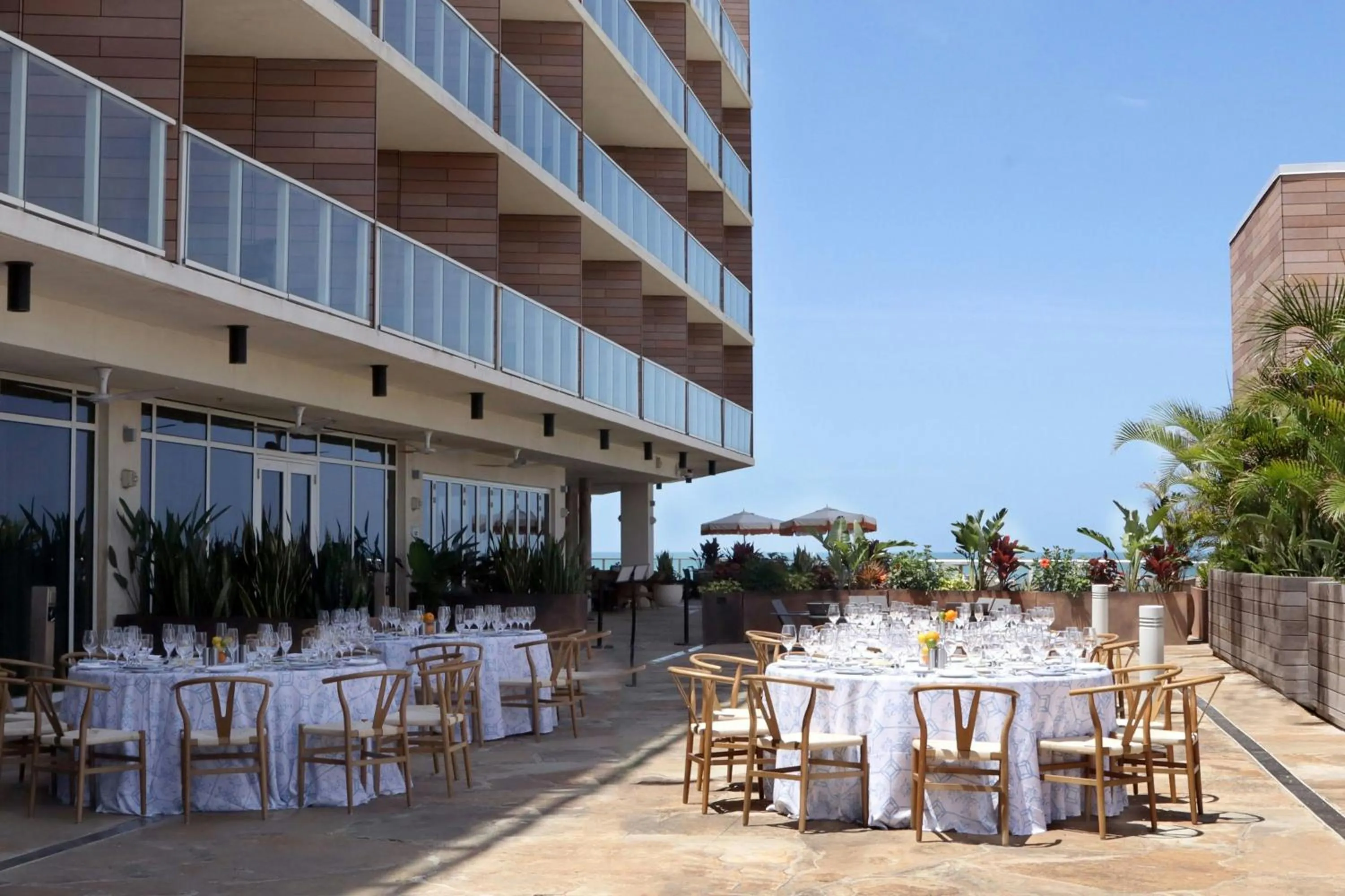Lounge or bar in JW Marriott Marco Island Beach Resort