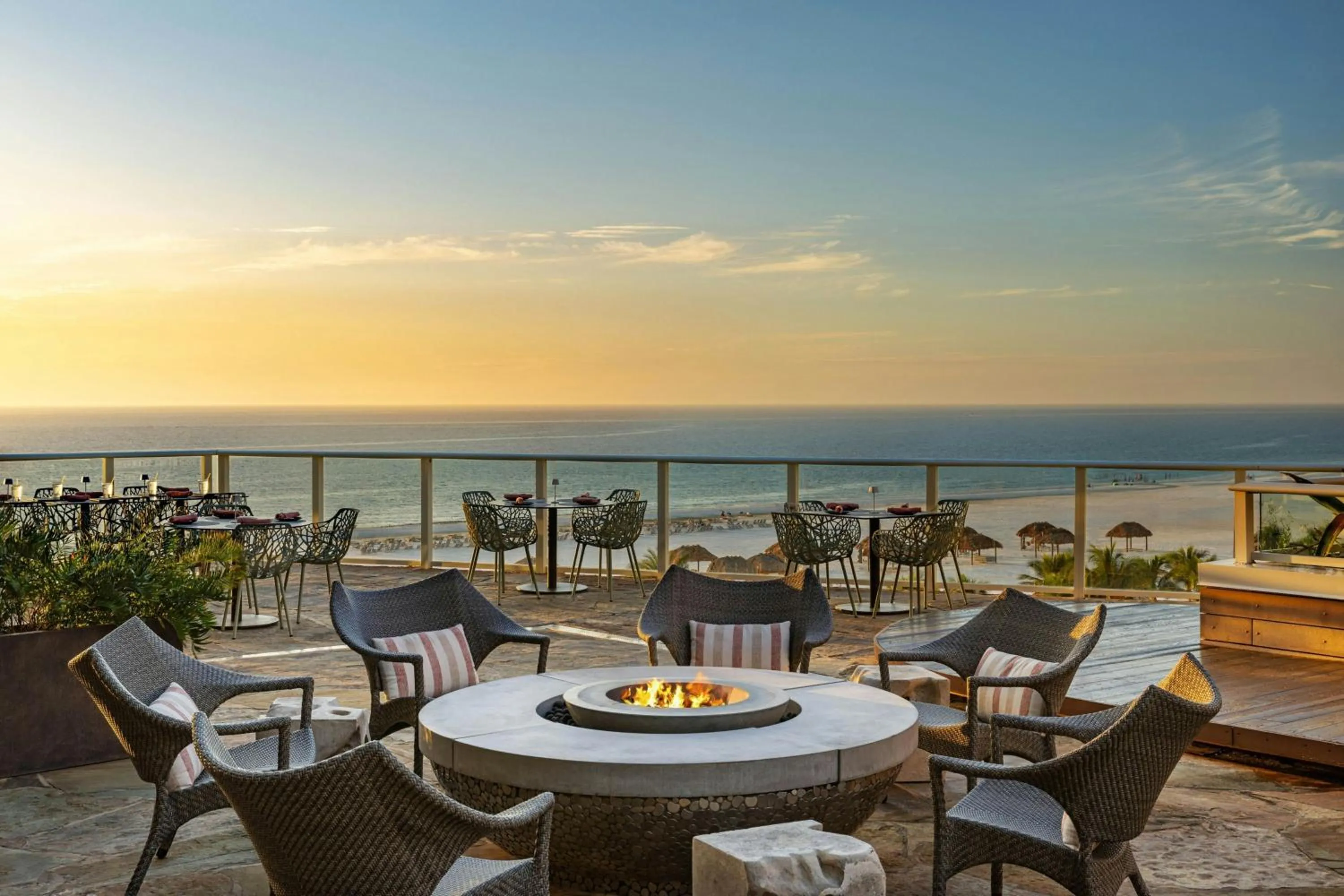 Restaurant/places to eat in JW Marriott Marco Island Beach Resort