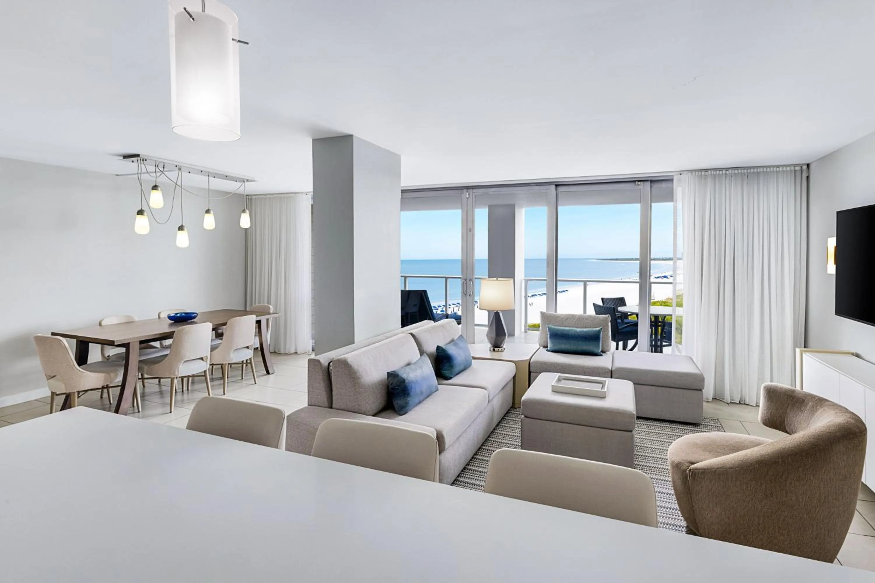Living room in Marriott's Crystal Shores