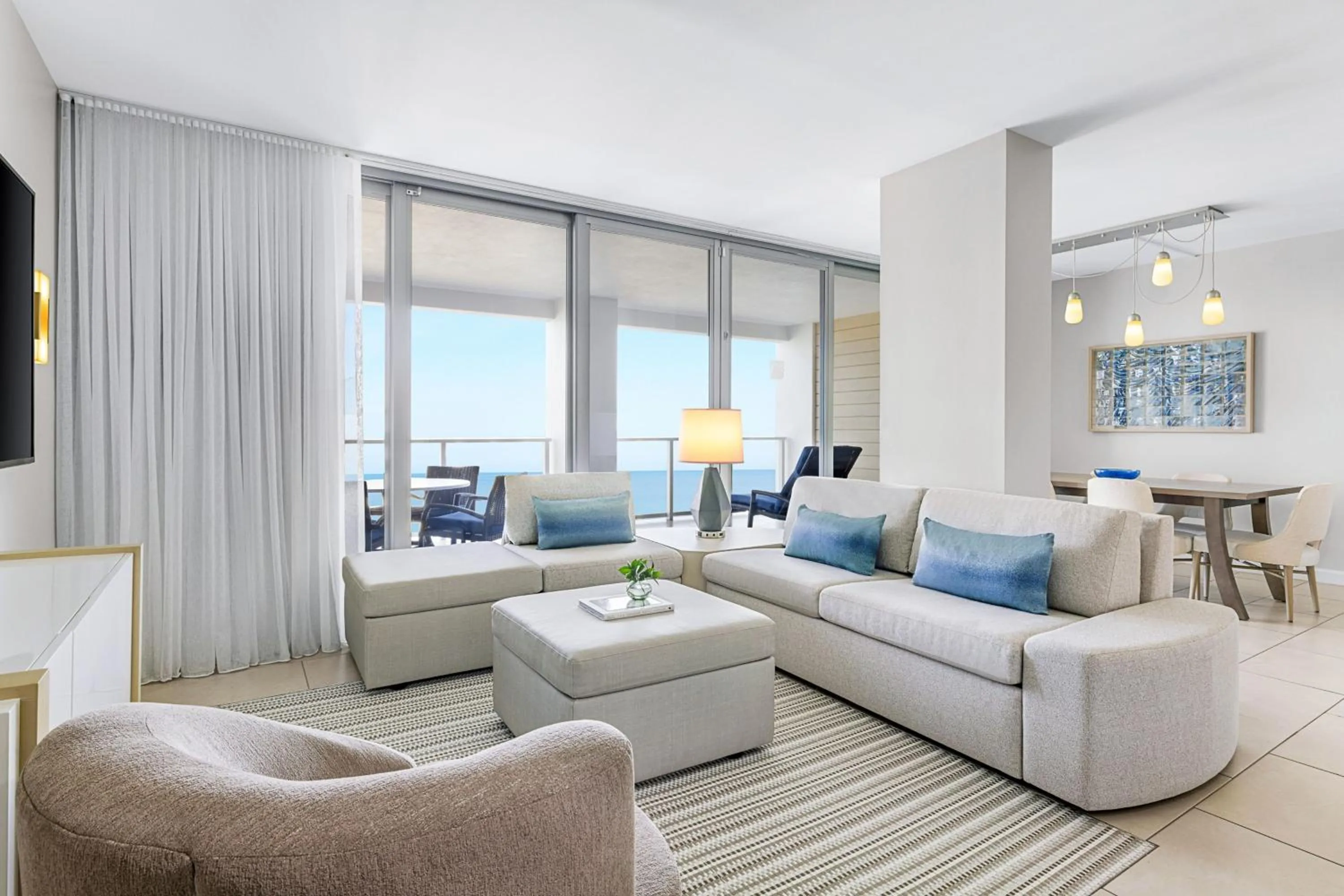 Living room in Marriott's Crystal Shores