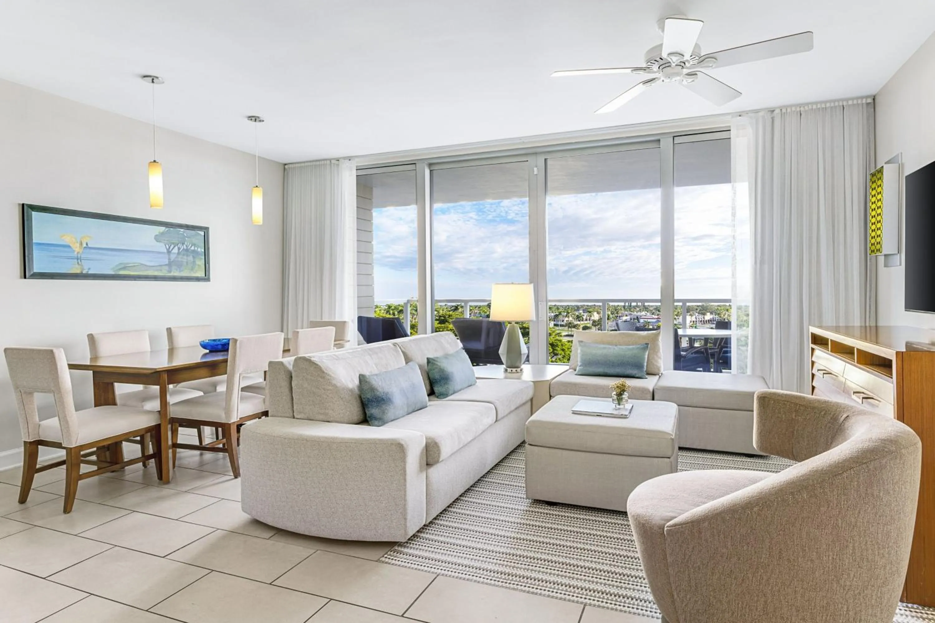 Living room in Marriott's Crystal Shores