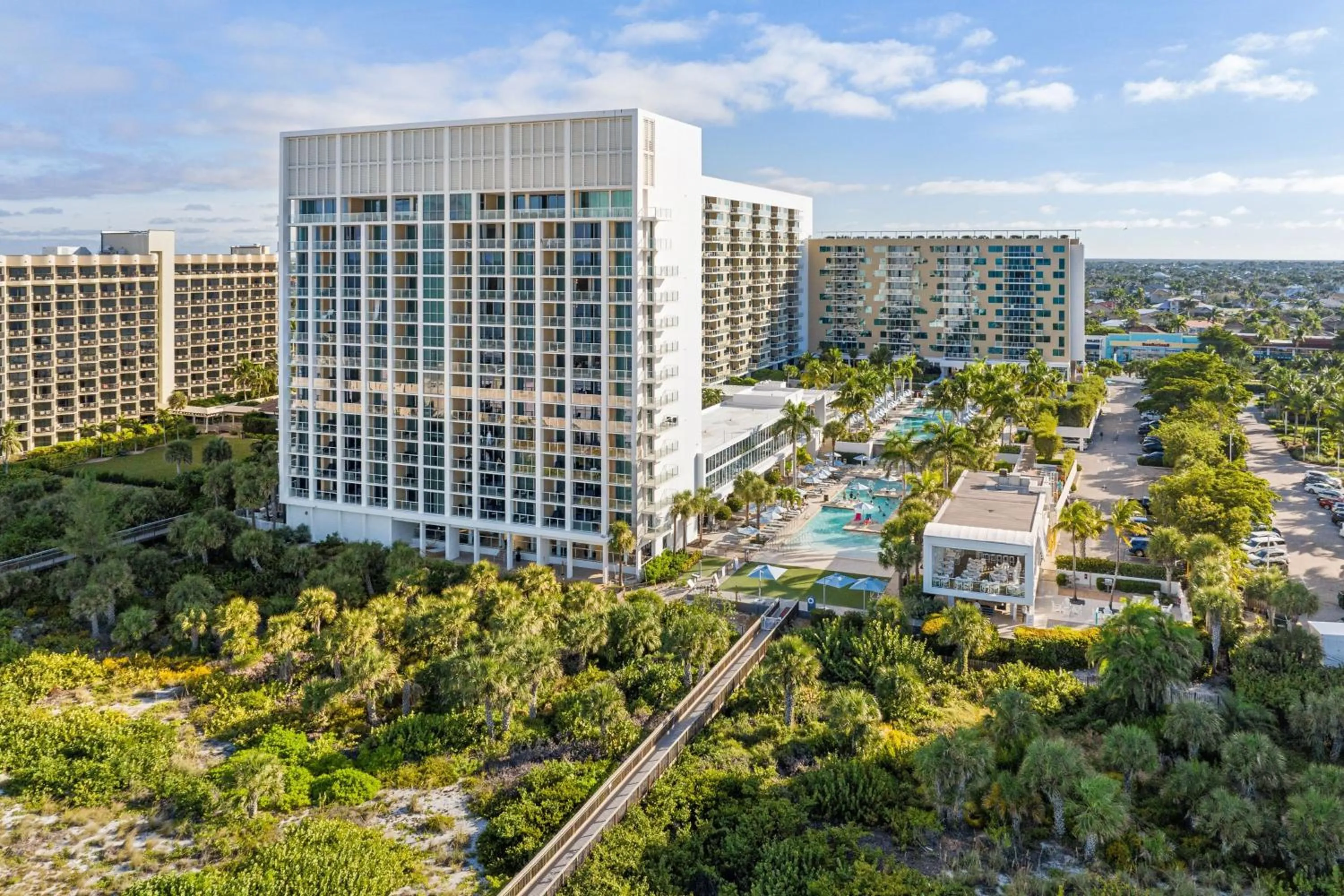 Property building in Marriott's Crystal Shores