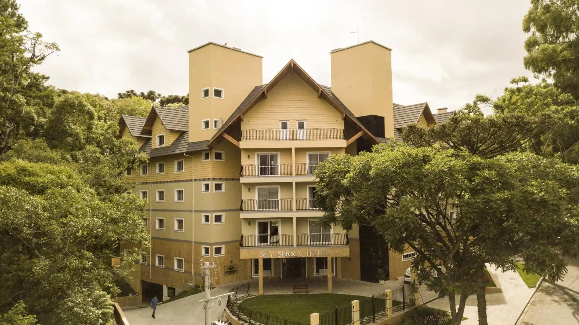 Property building in Sky Serra Hotel Property building in Sky Serra Hotel