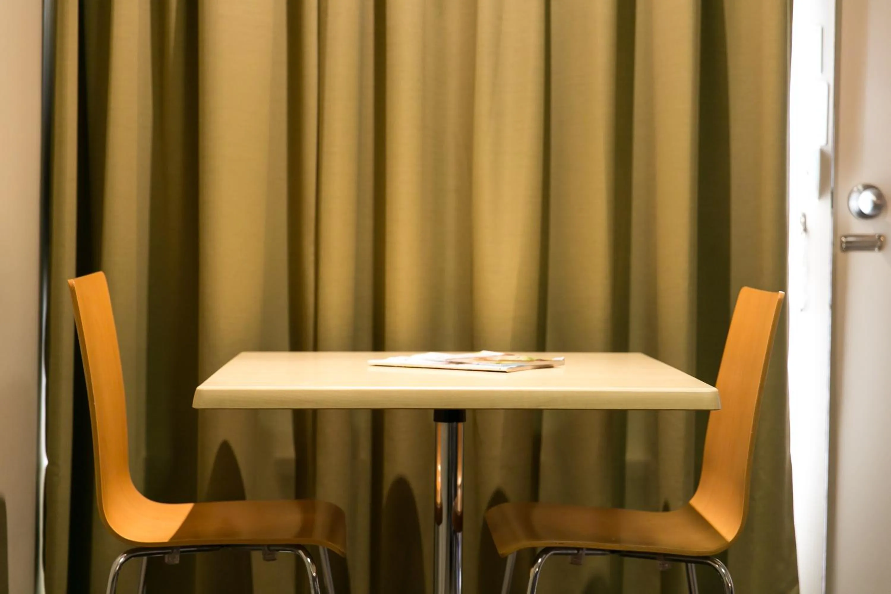 Dining area in Cessnock Motel