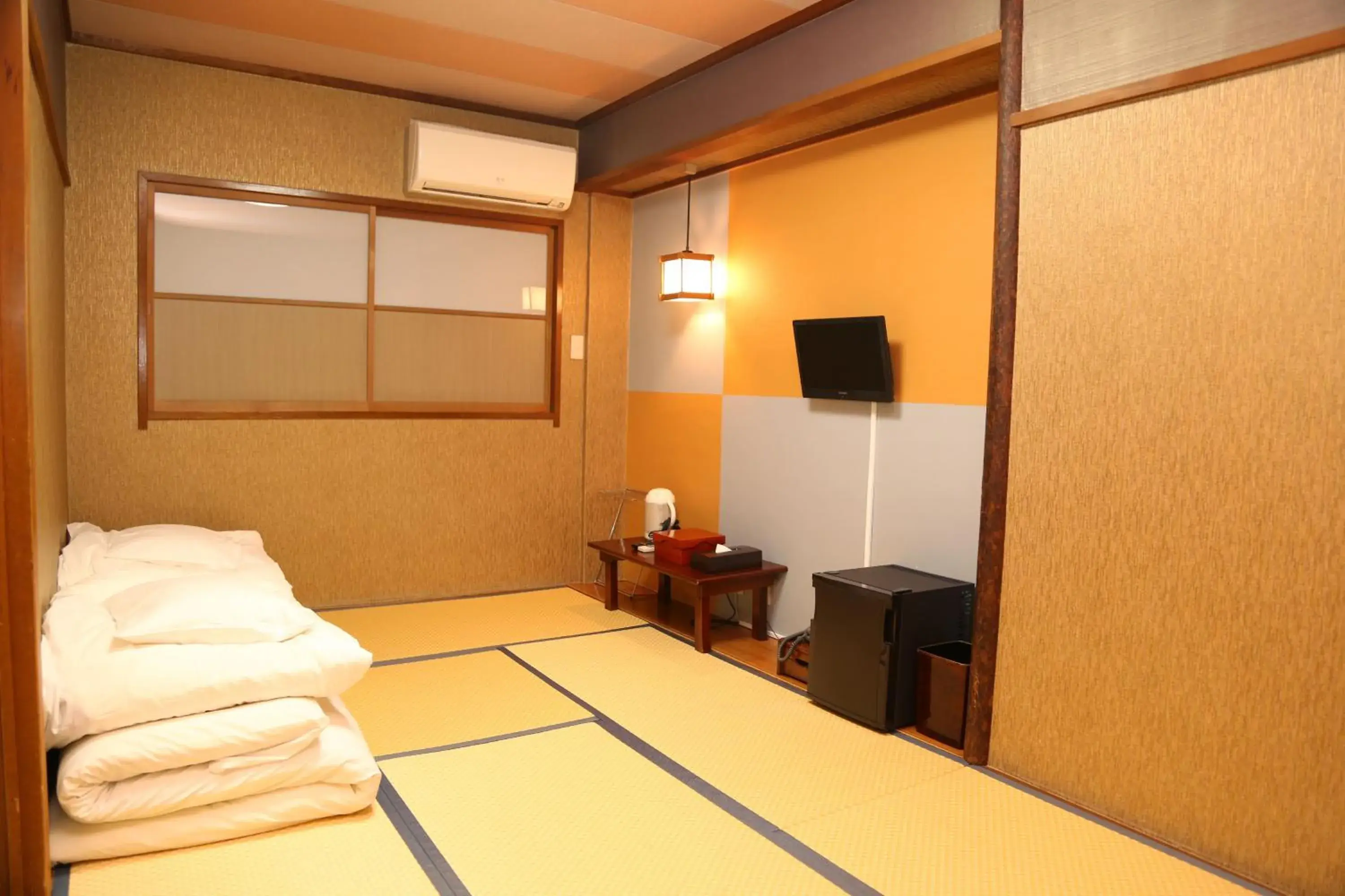Photo of the whole room, Bed in Tokyo Ueno New Izu Hotel Photo of the whole room, Bed in Tokyo Ueno New Izu Hotel