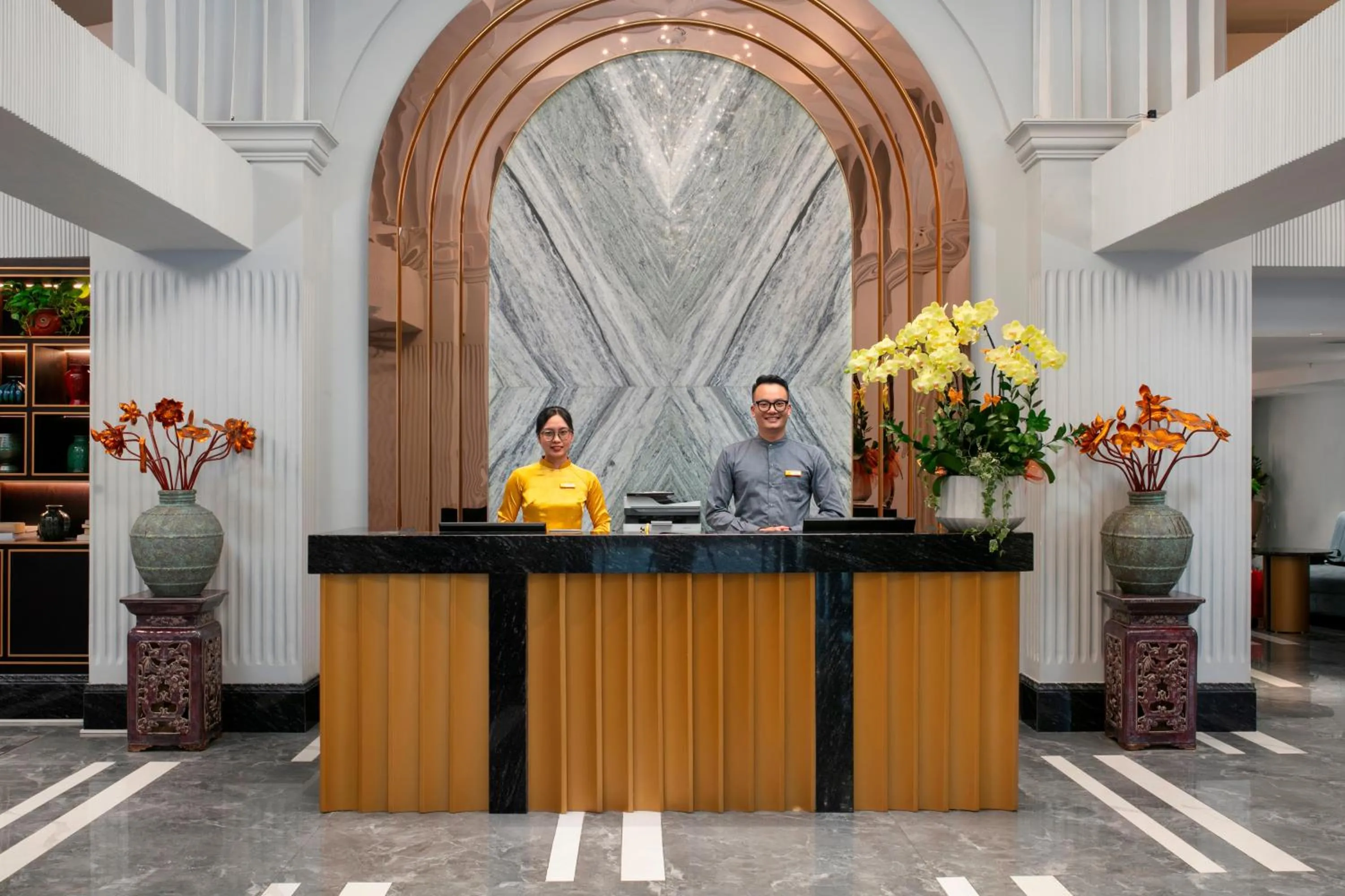 Lobby or reception in MAY DE VILLE Lakeside Hotel