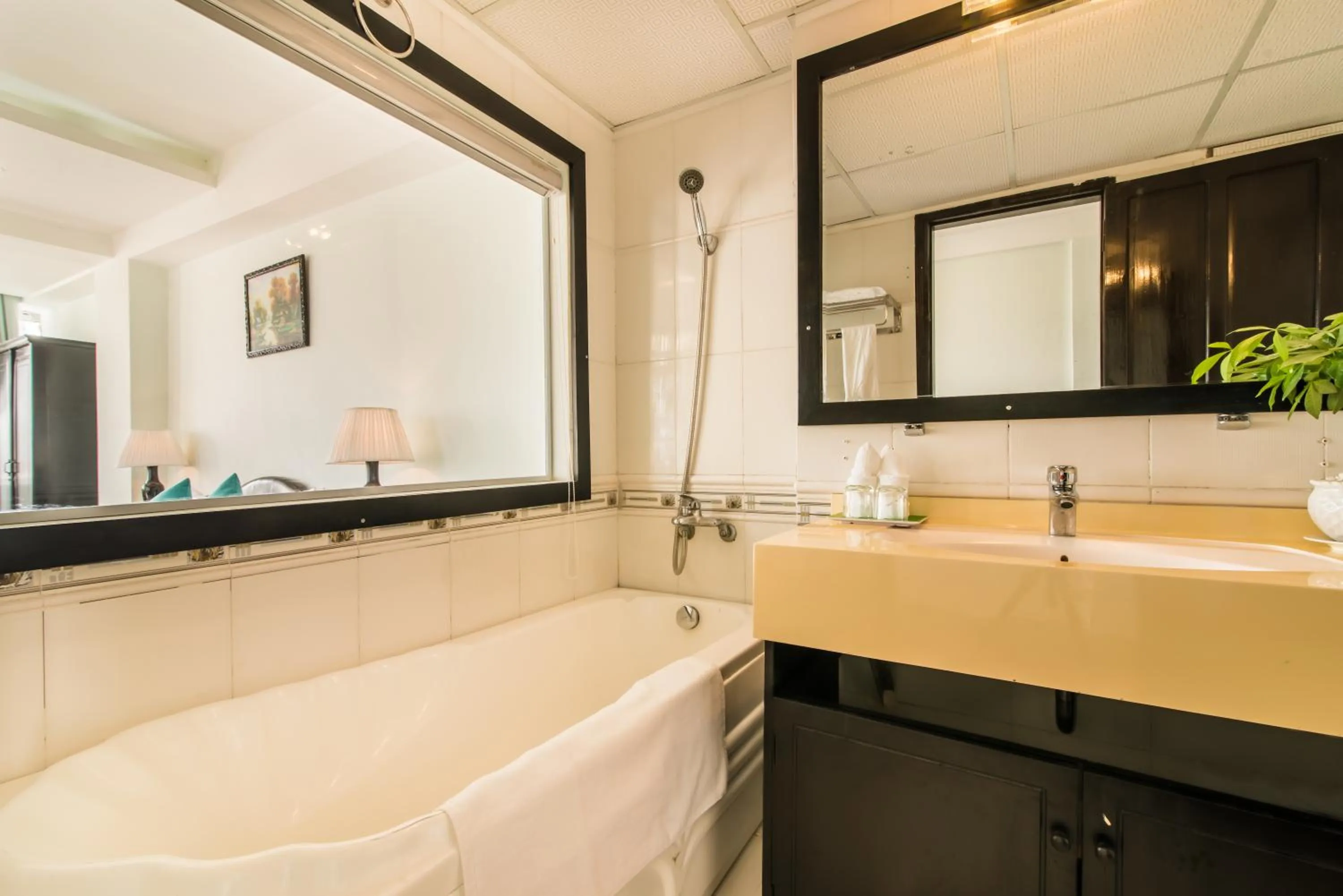 Bathroom in The Sunriver Boutique Hotel Hue