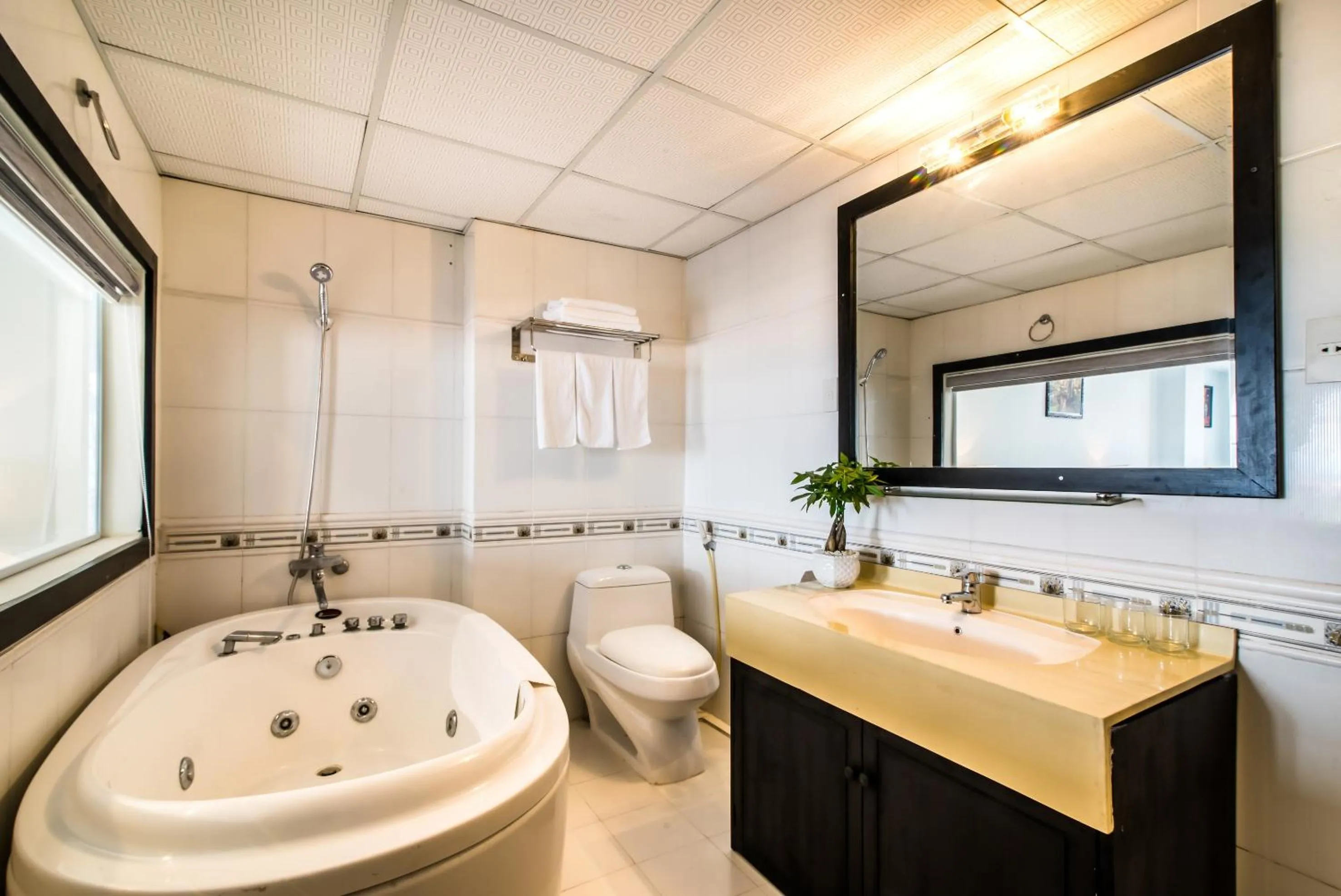 Toilet in The Sunriver Boutique Hotel Hue