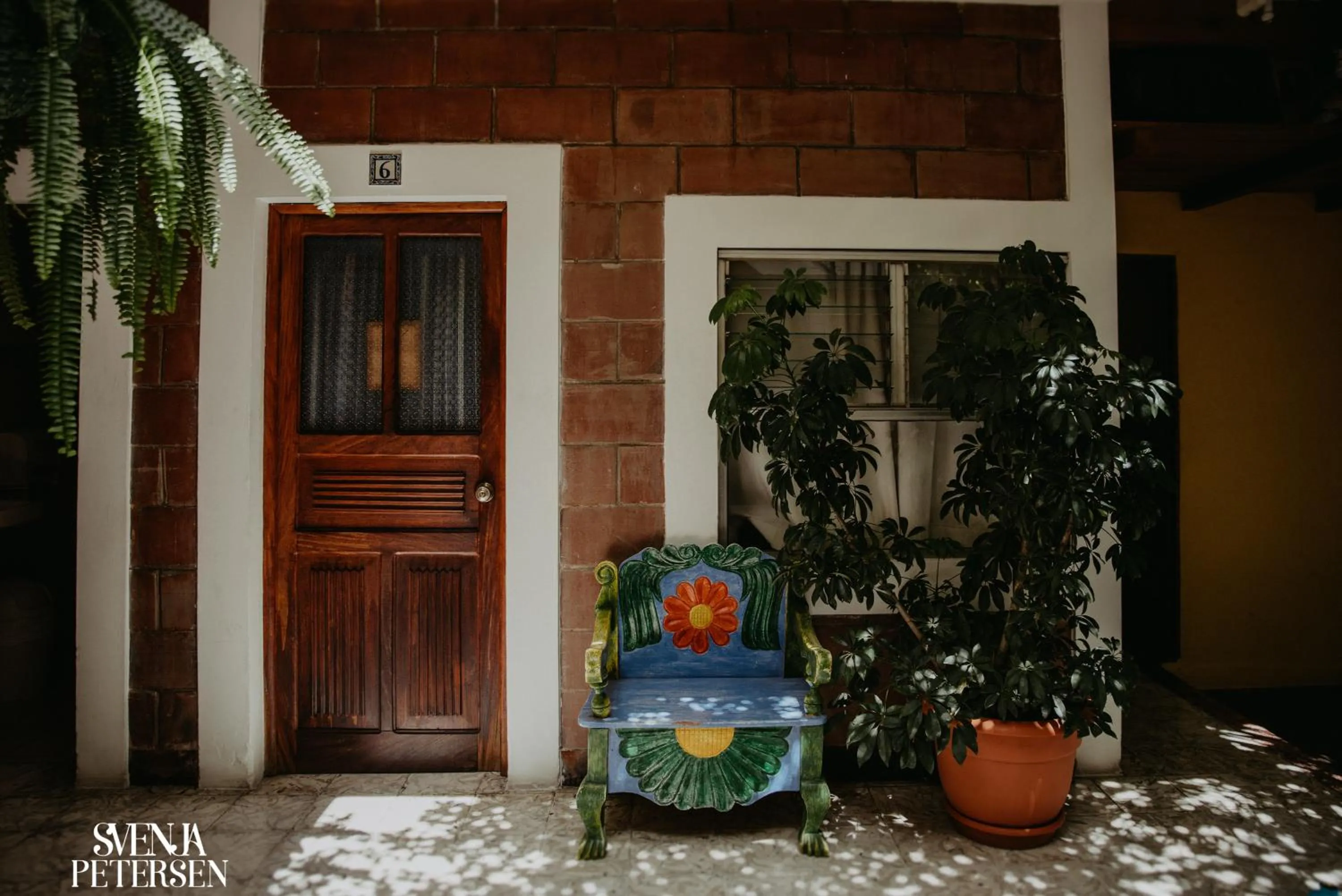 Patio in Yellow House Hostel B&B