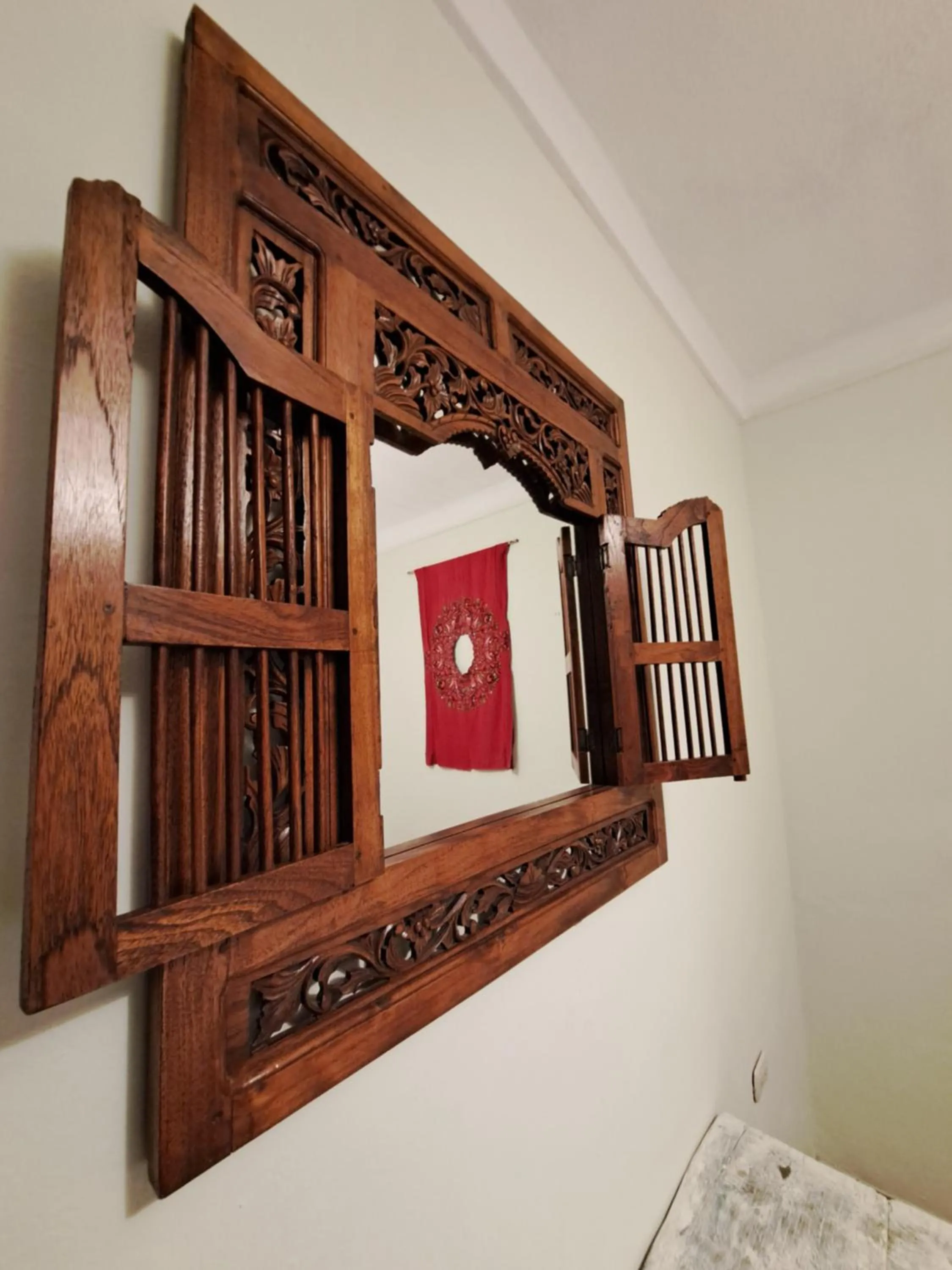 Decorative detail in Yellow House Hostel B&B