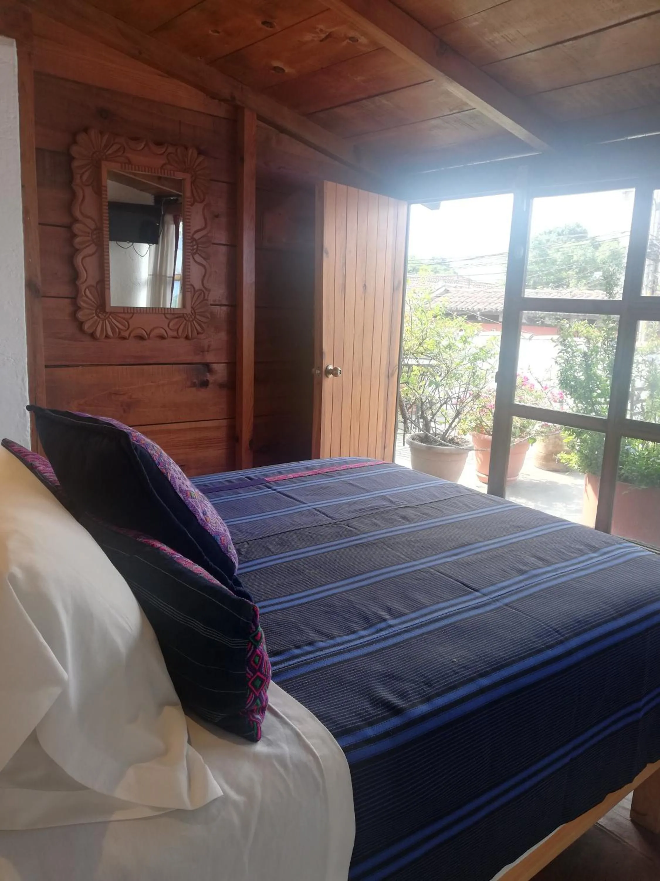 Bed in Yellow House Hostel B&B
