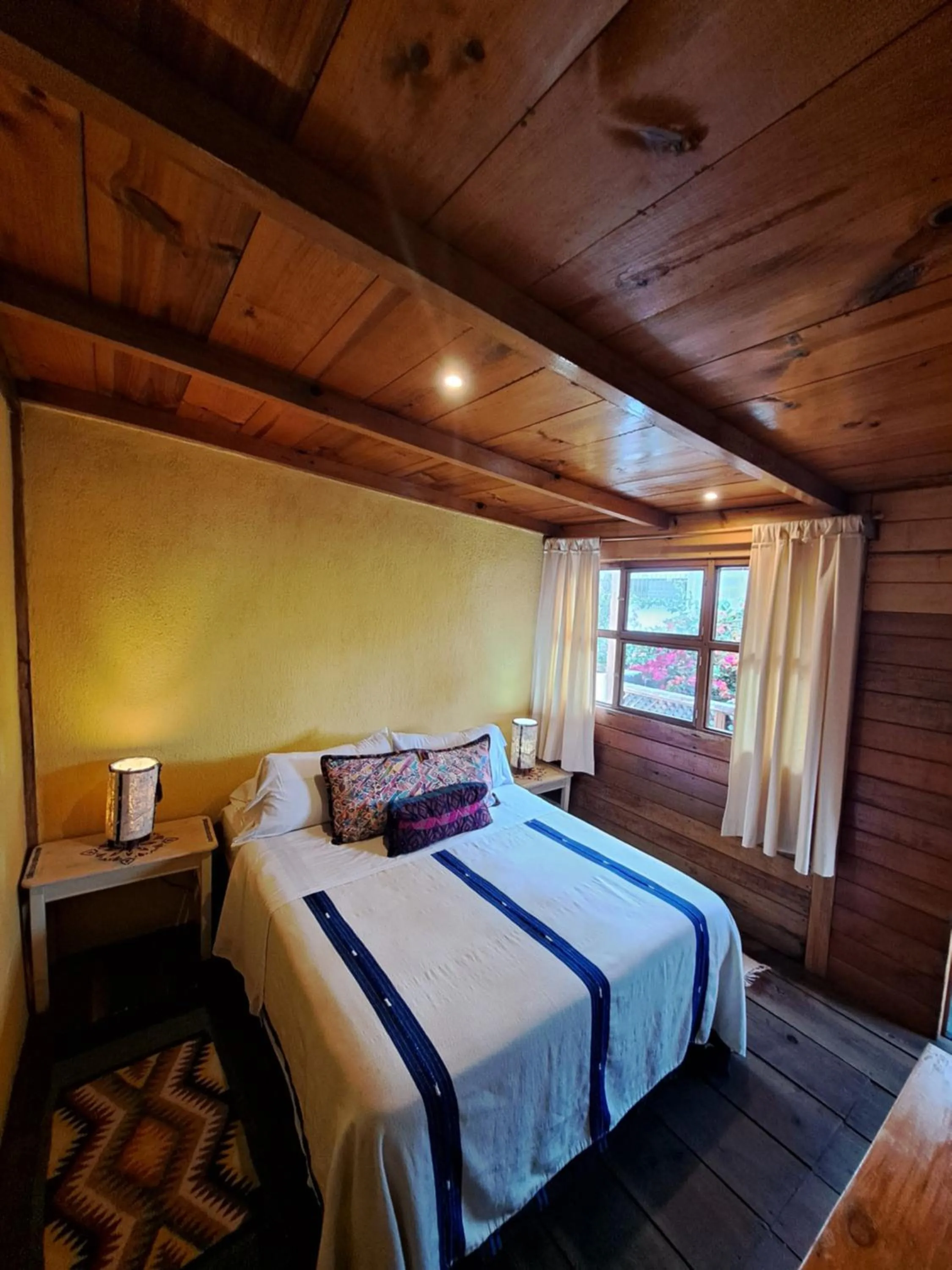 Photo of the whole room, Bed in Yellow House Hostel B&B