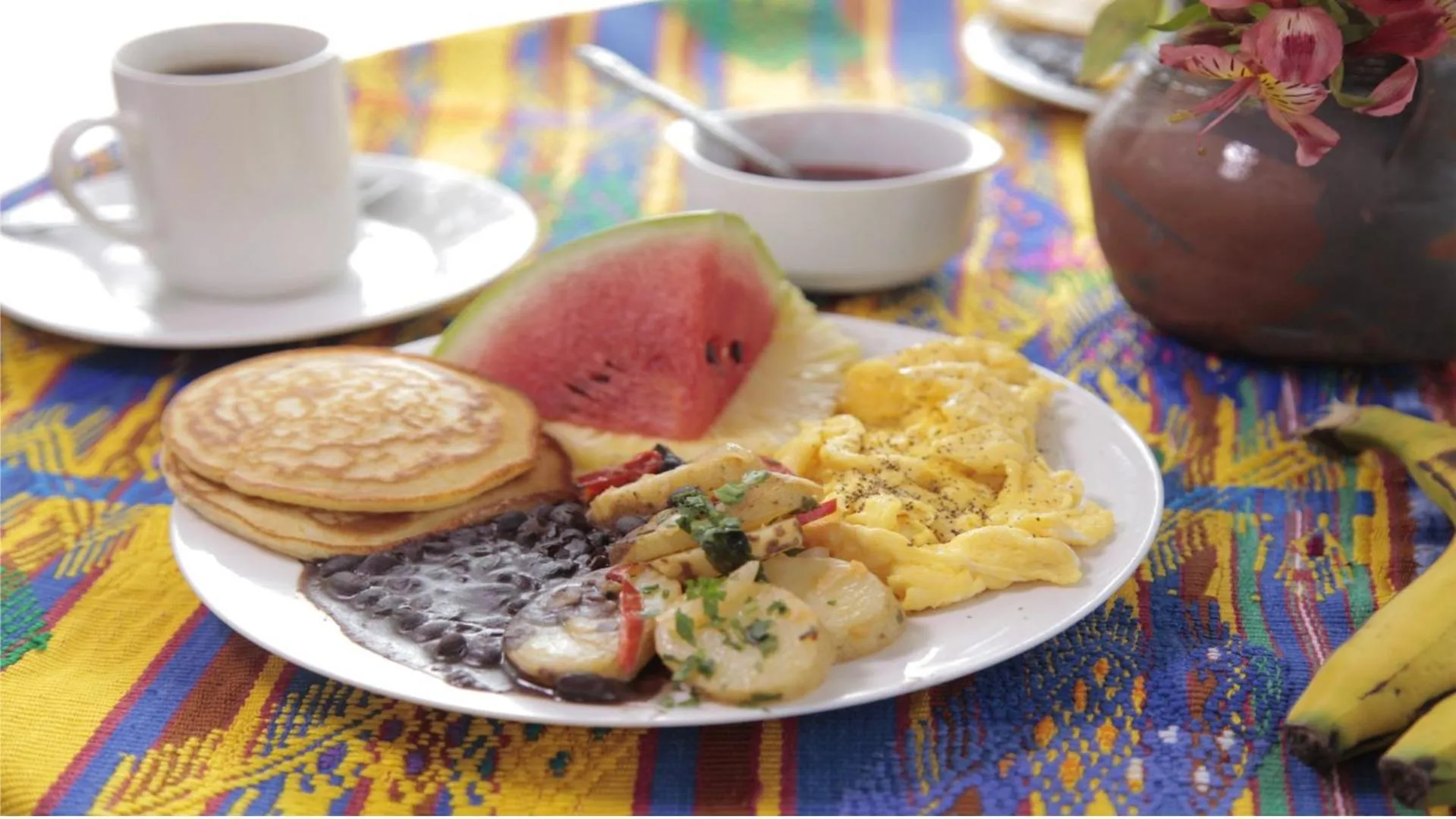 Breakfast in Yellow House Hostel B&B