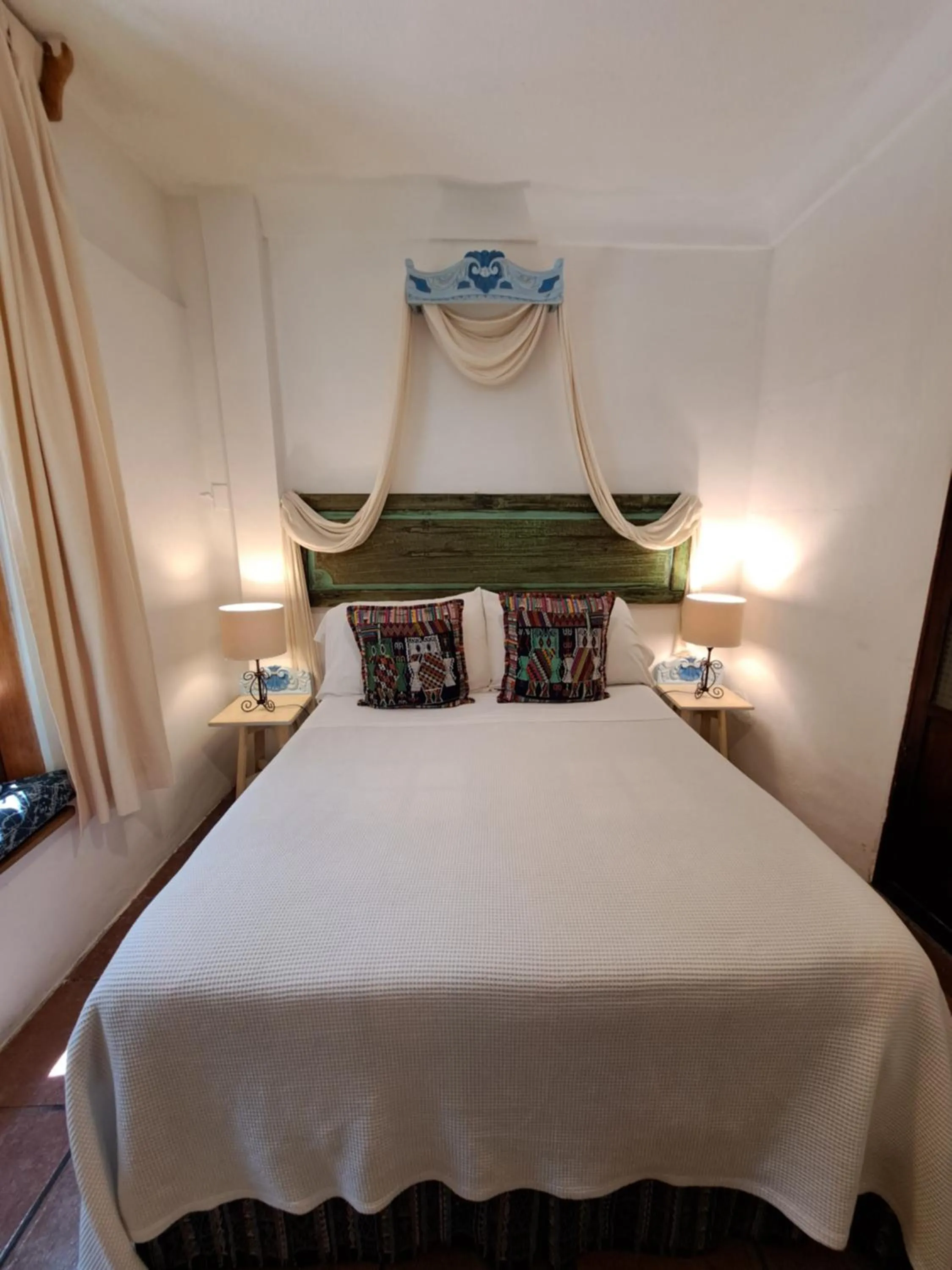 Photo of the whole room, Bed in Yellow House Hostel B&B