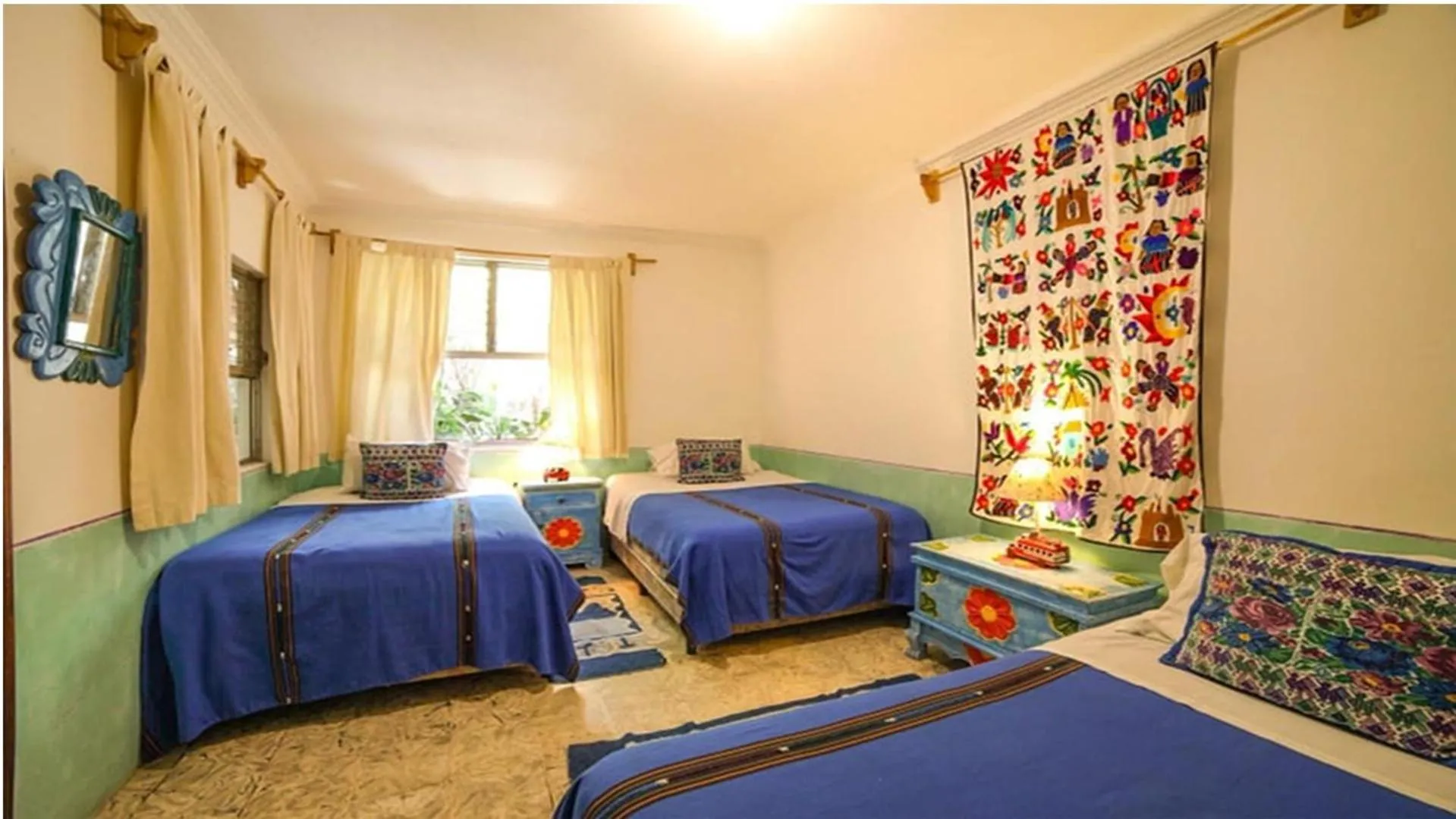 Guests, Bed in Yellow House Hostel B&B