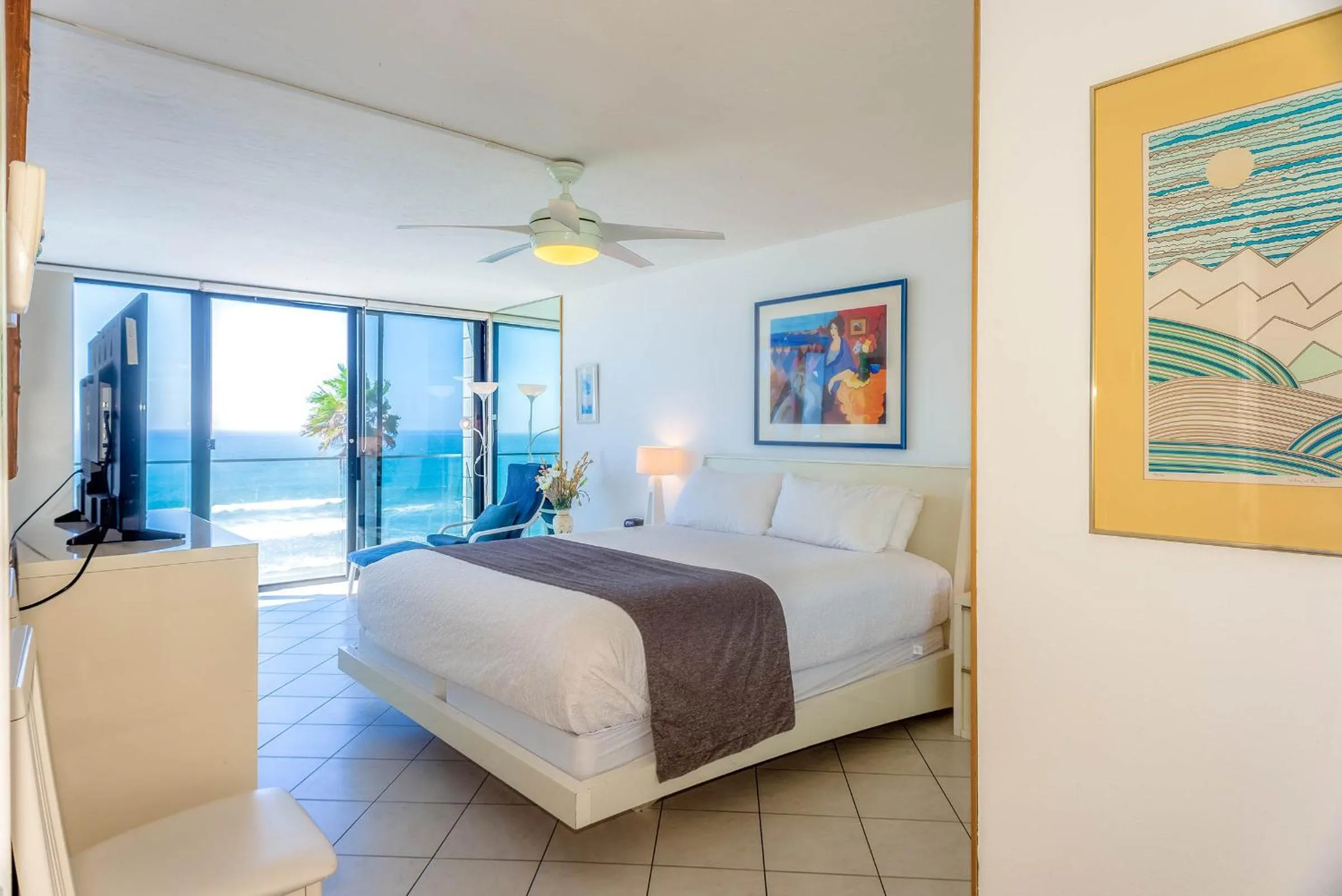 Bedroom, Bed in Capri by the Sea by All Seasons Resort Lodging