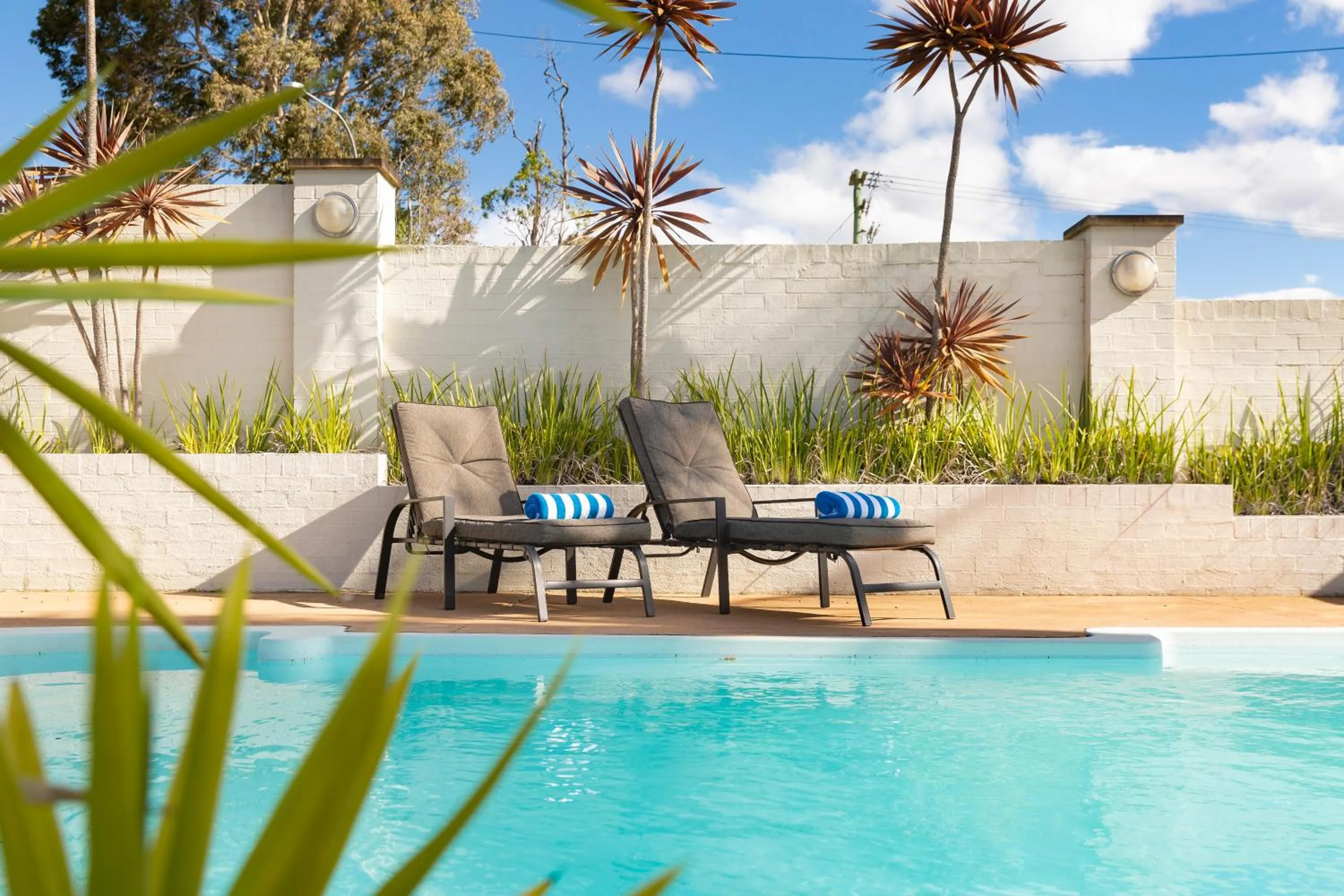 Swimming pool in Sunseeker Motor Inn