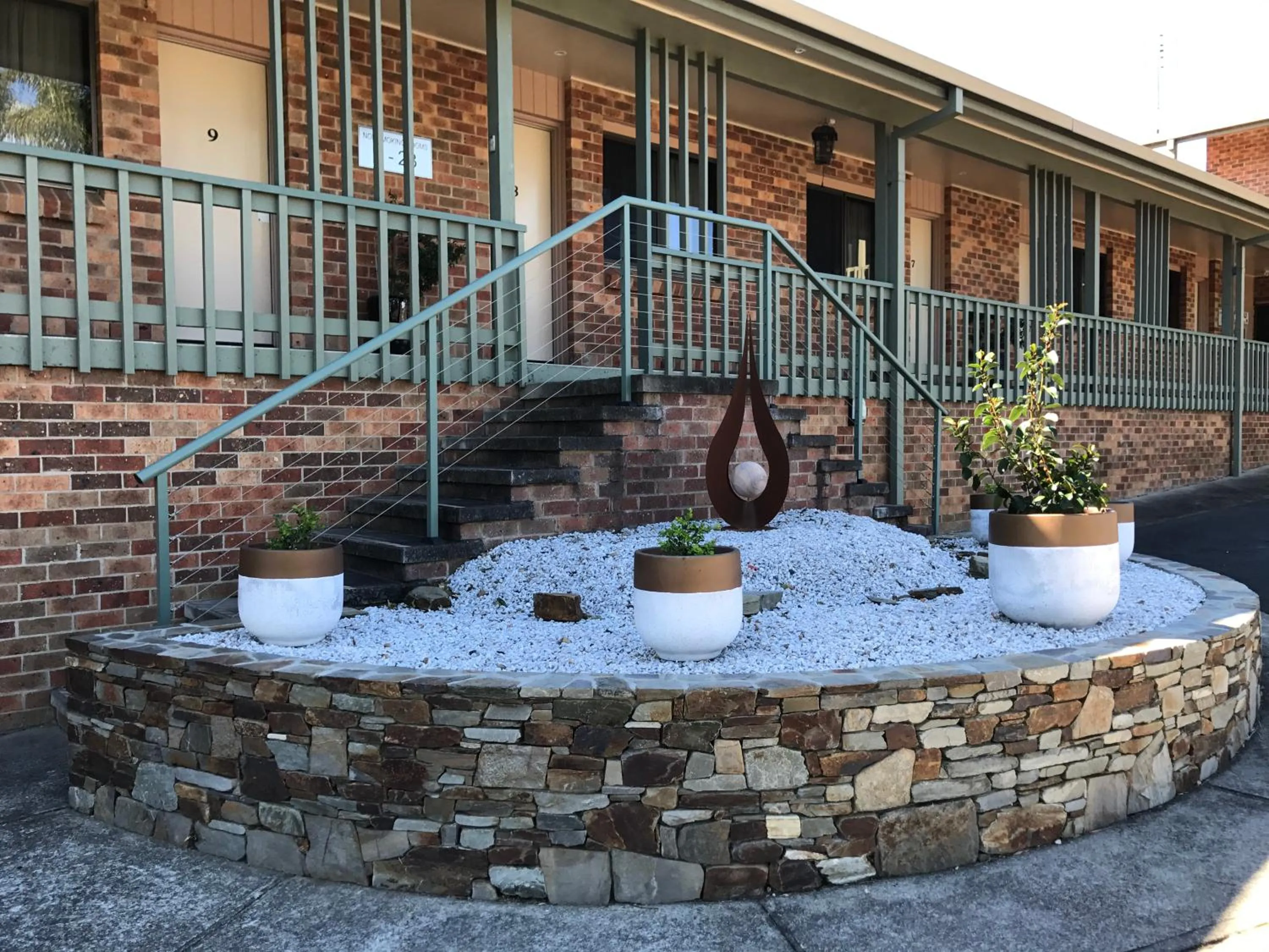 Property building in Sunseeker Motor Inn