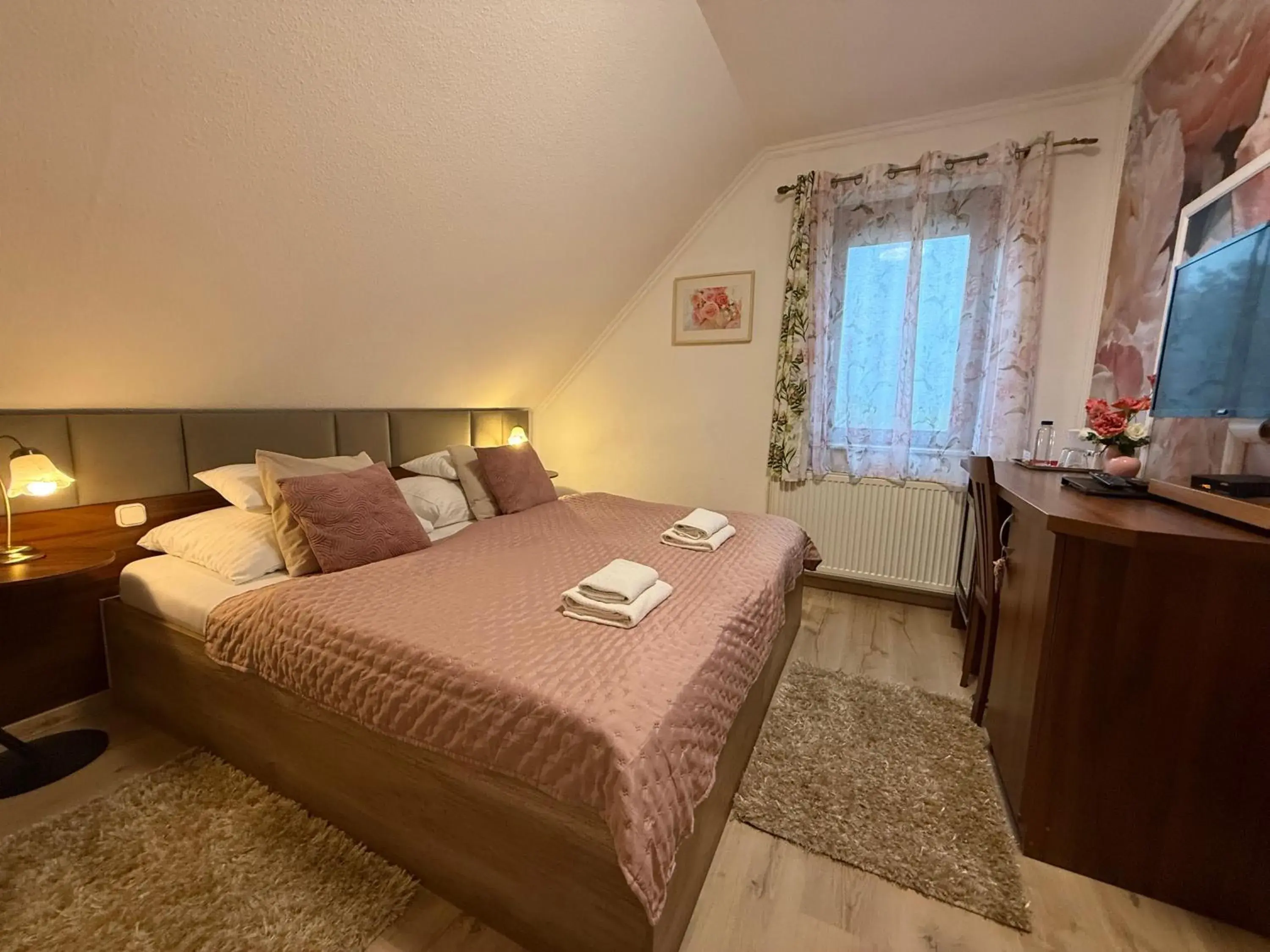 Main Building - single occupancy - Superior twin room in Le Rose Suites & Park Hotel Main Building - single occupancy - Superior twin room in Le Rose Suites & Park Hotel