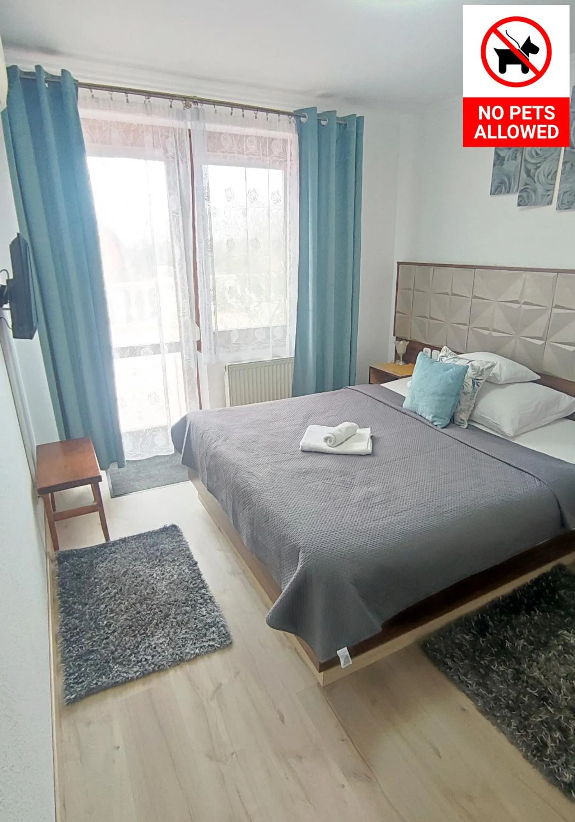 Bed in Le Rose Suites & Park Hotel