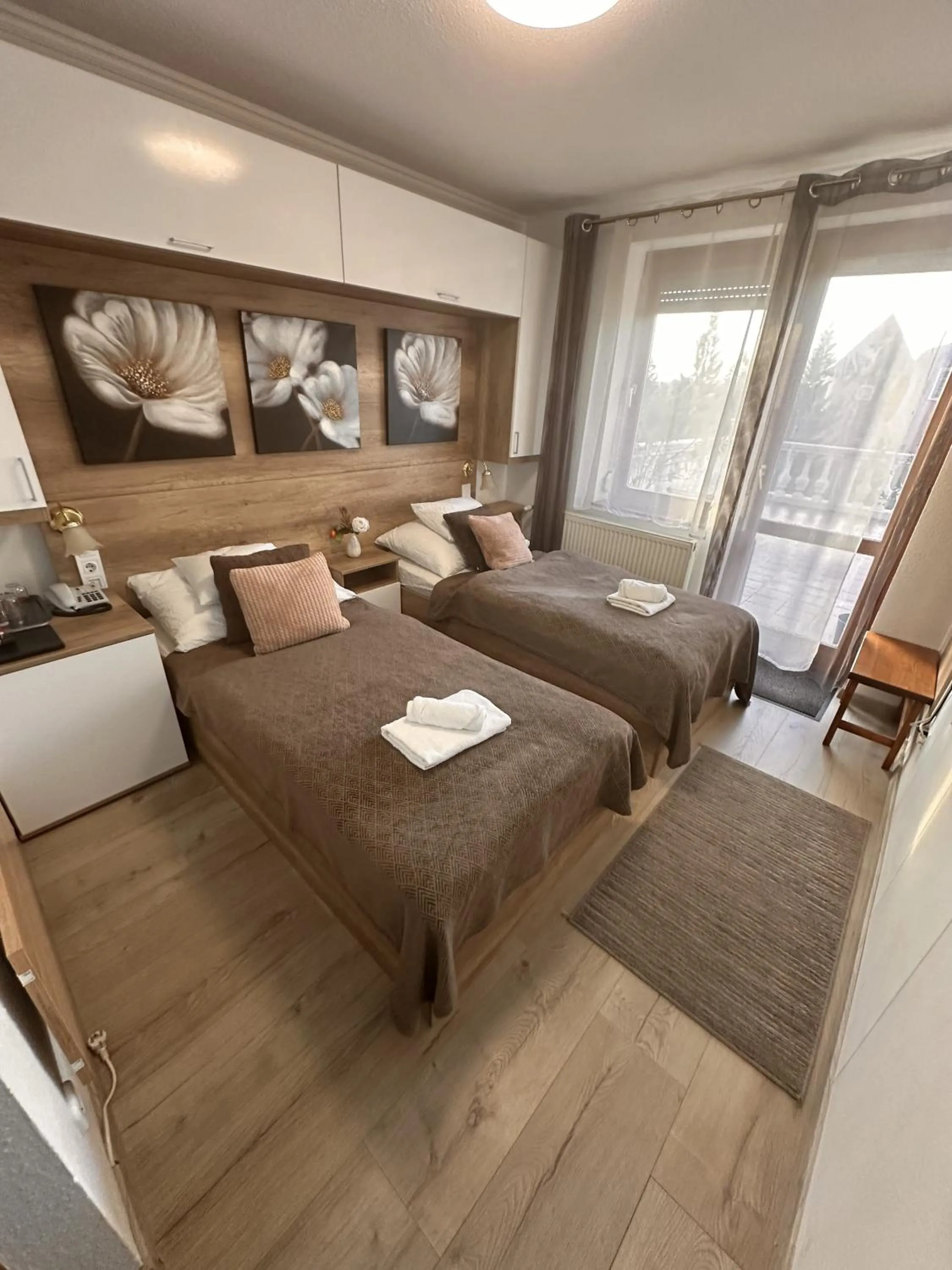 Photo of the whole room, Bed in Le Rose Suites & Park Hotel