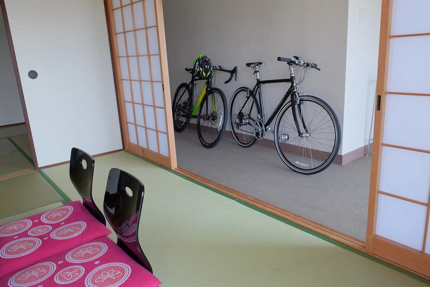 Photo of the whole room in Hotel Sunset Susami