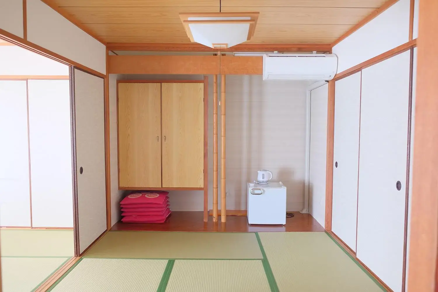 Photo of the whole room in Hotel Sunset Susami Photo of the whole room in Hotel Sunset Susami