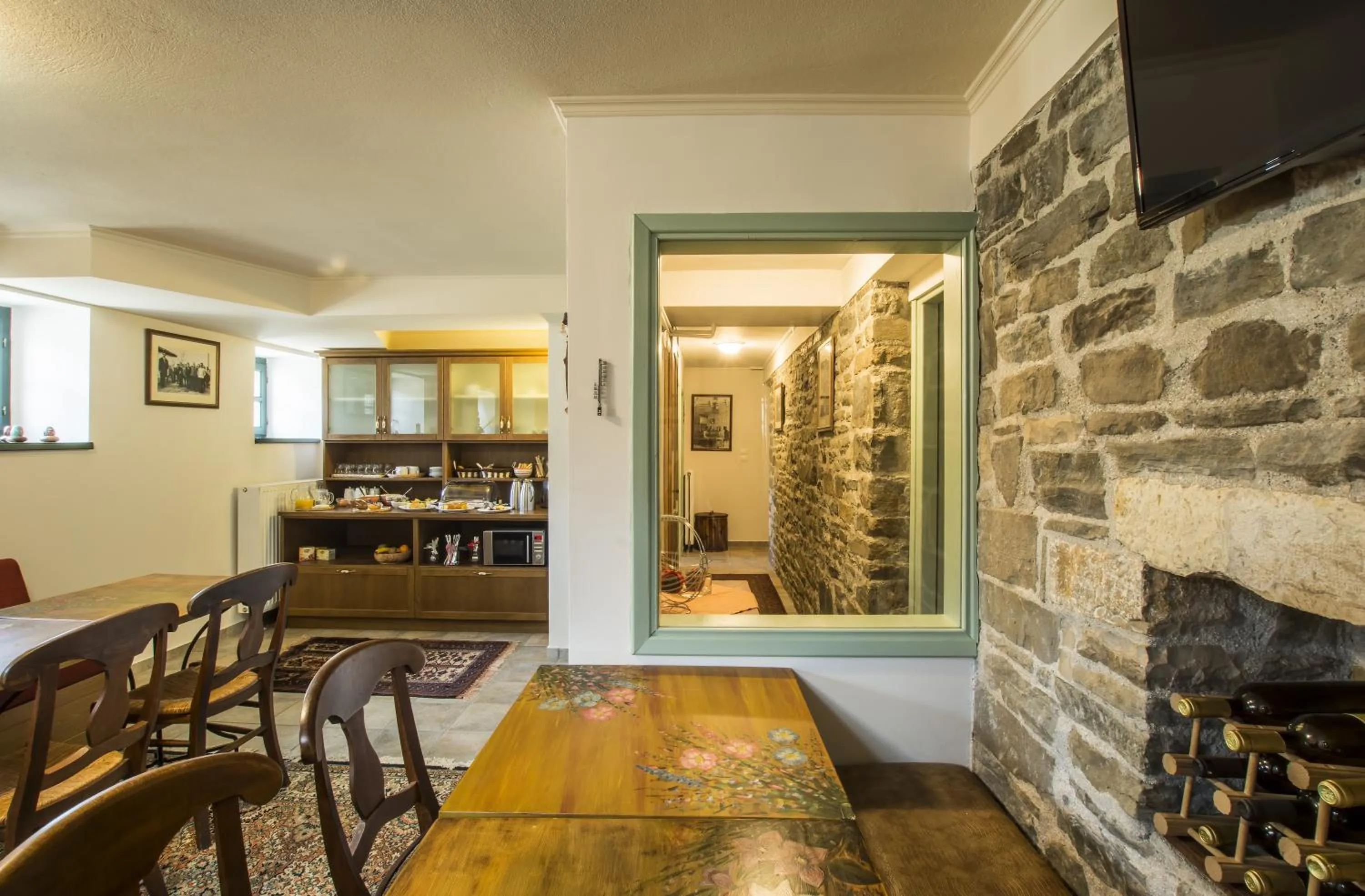 Restaurant/places to eat in Gaia Guesthouse