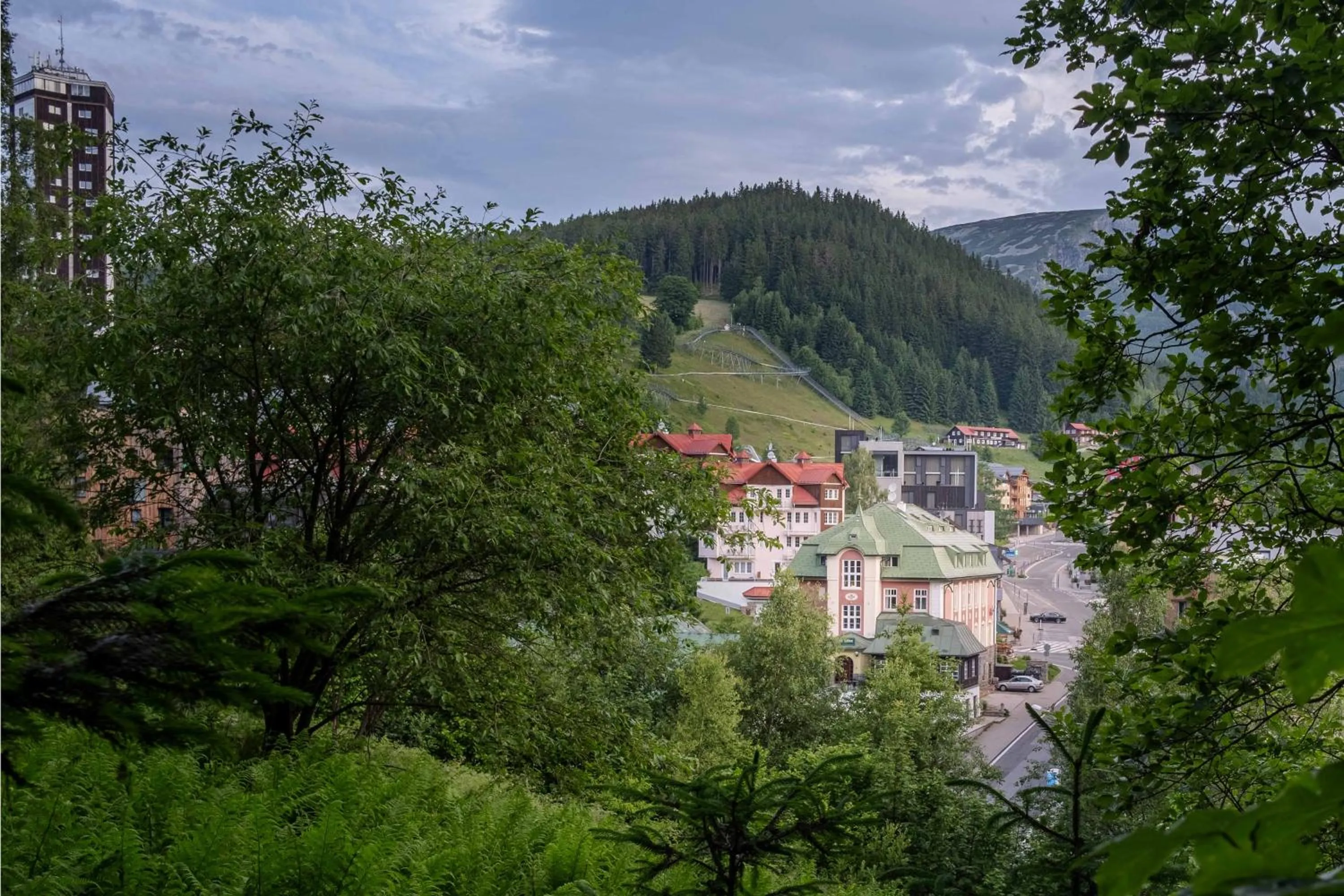 Property building in Hotel Hořec