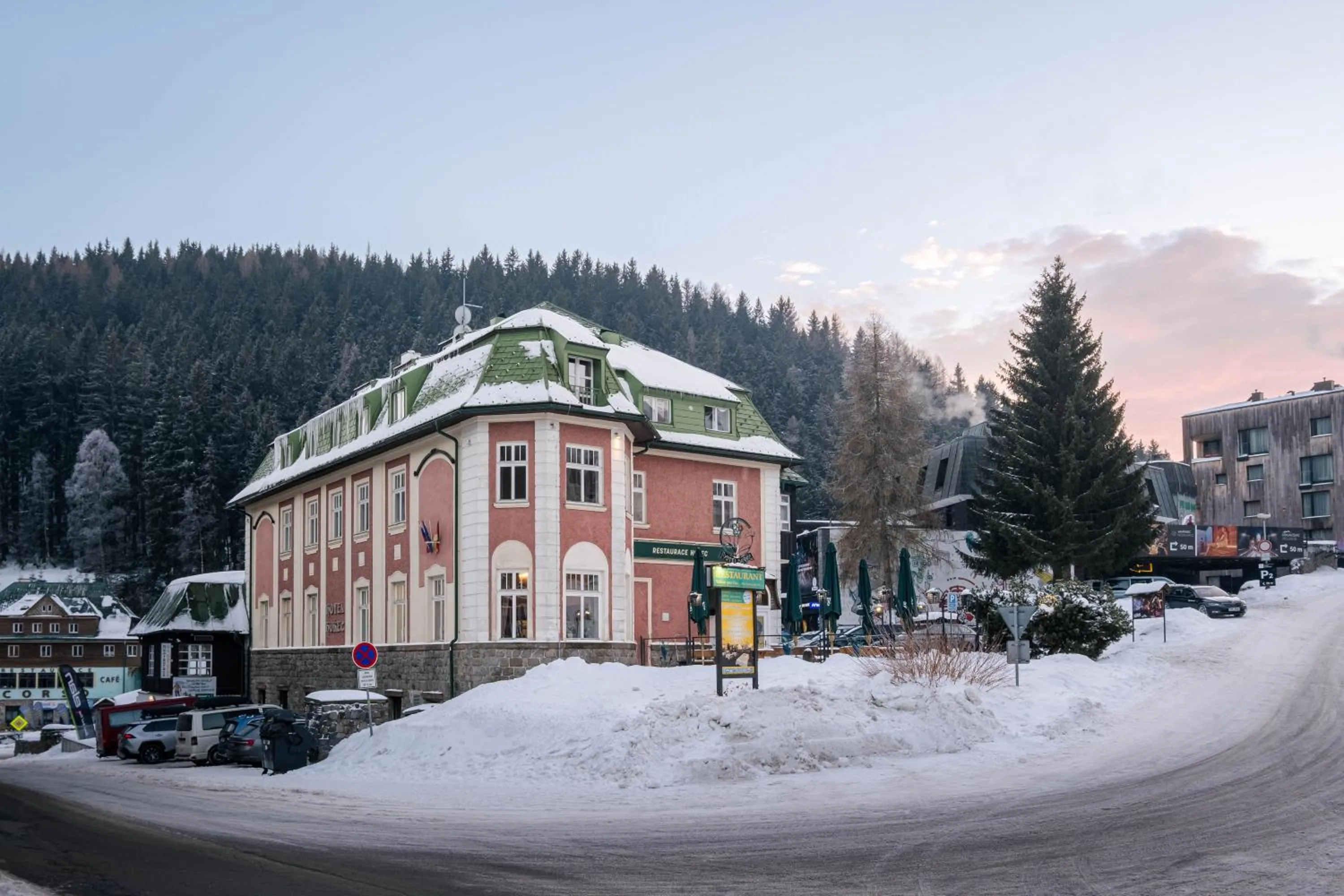 Property building in Hotel Hořec