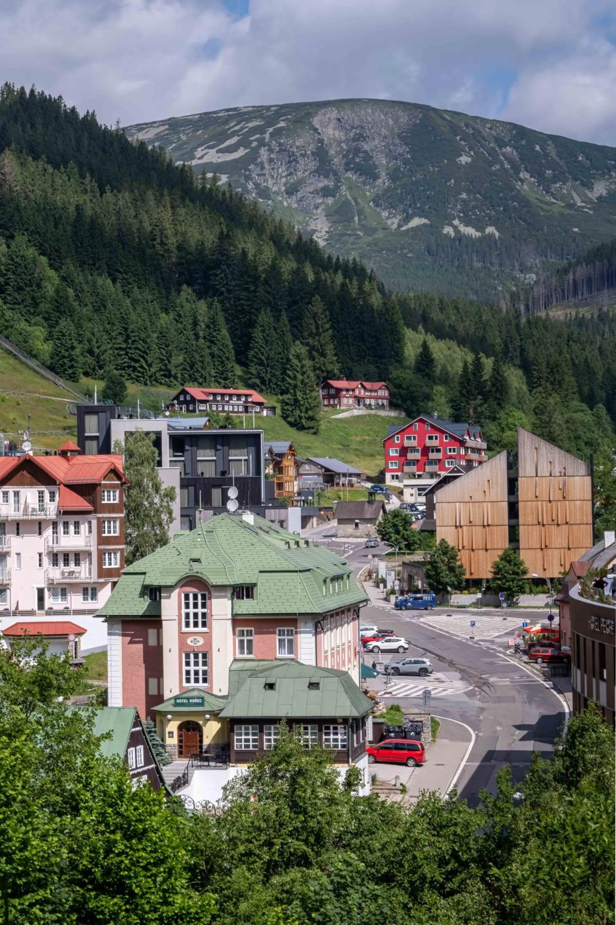 Property building in Hotel Hořec