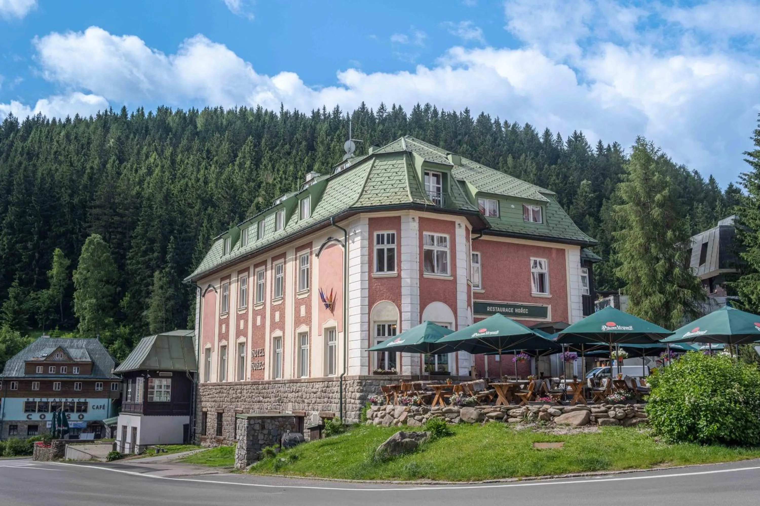 Property building in Hotel Hořec