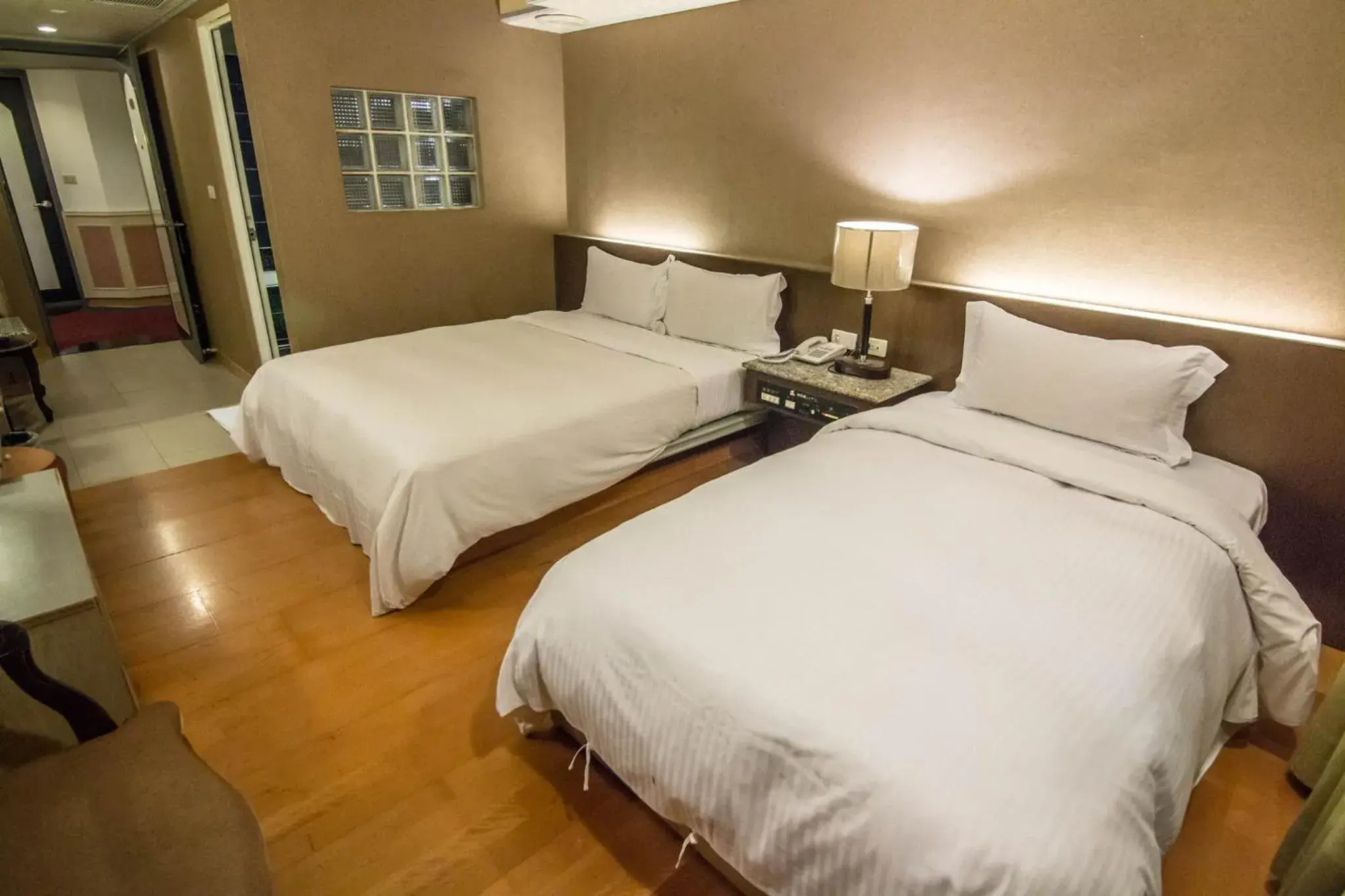 Bed in Katherine Plaza Hotel Bed in Katherine Plaza Hotel