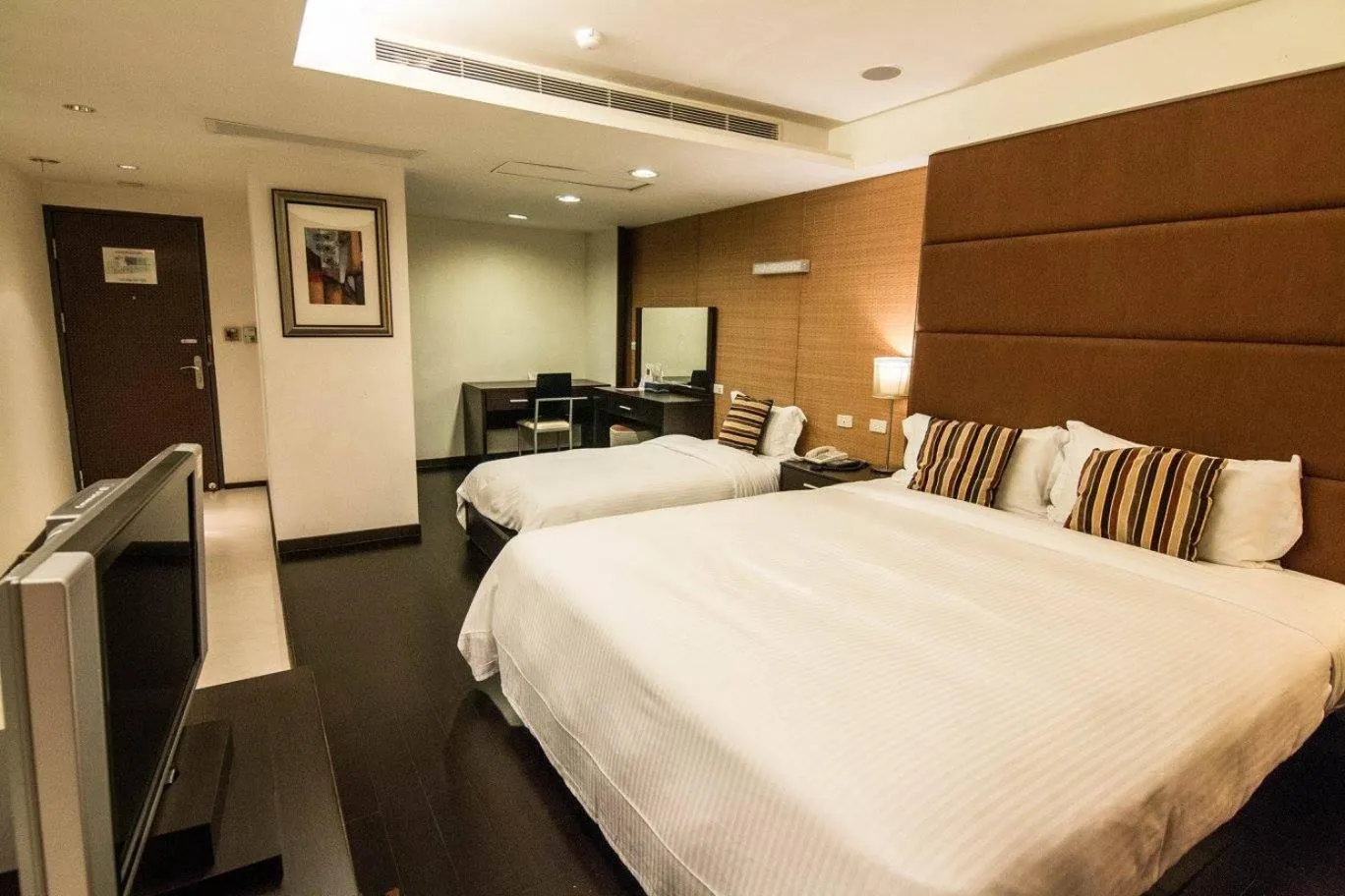 Bed in Katherine Plaza Hotel