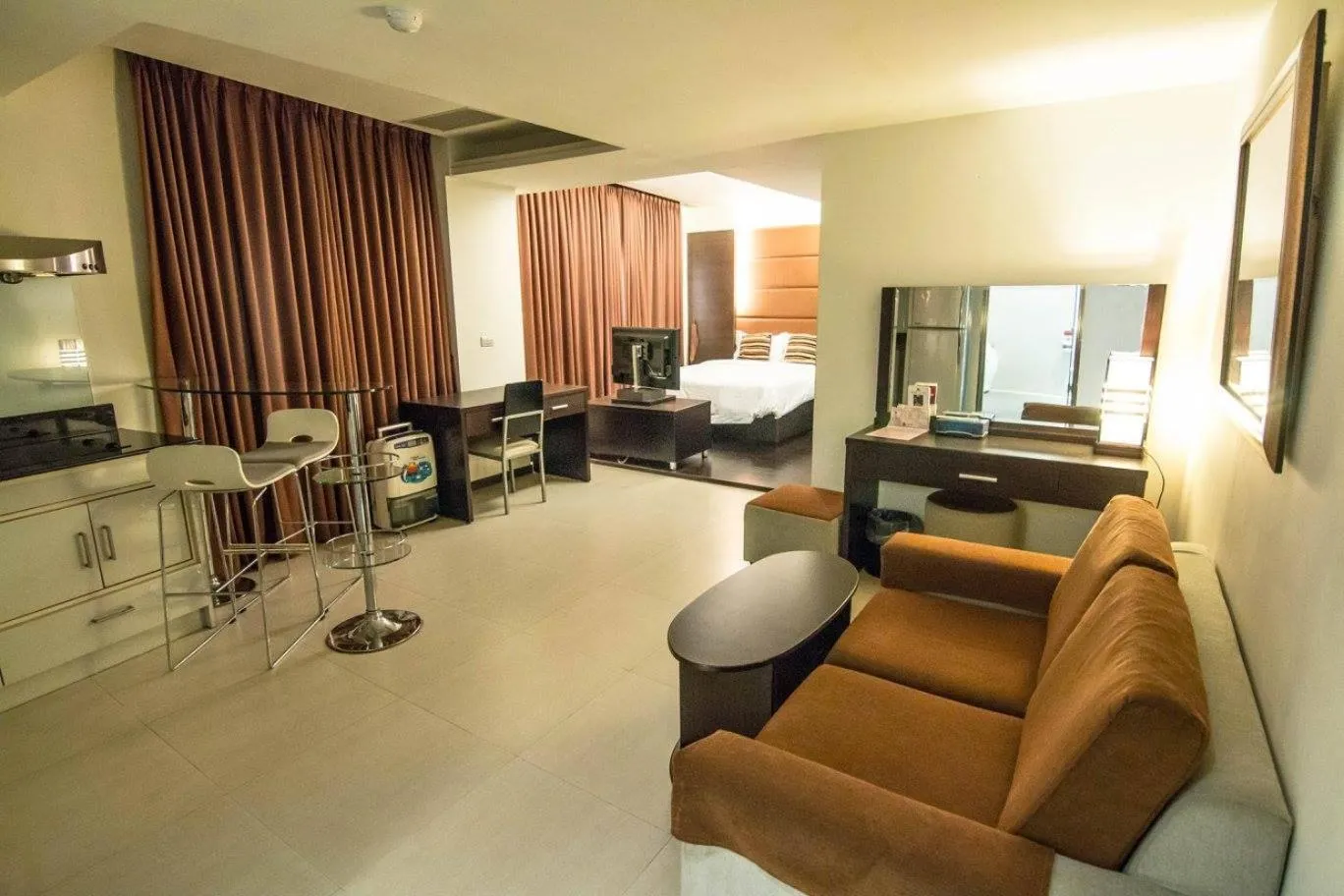 Katherine Plaza Hotel