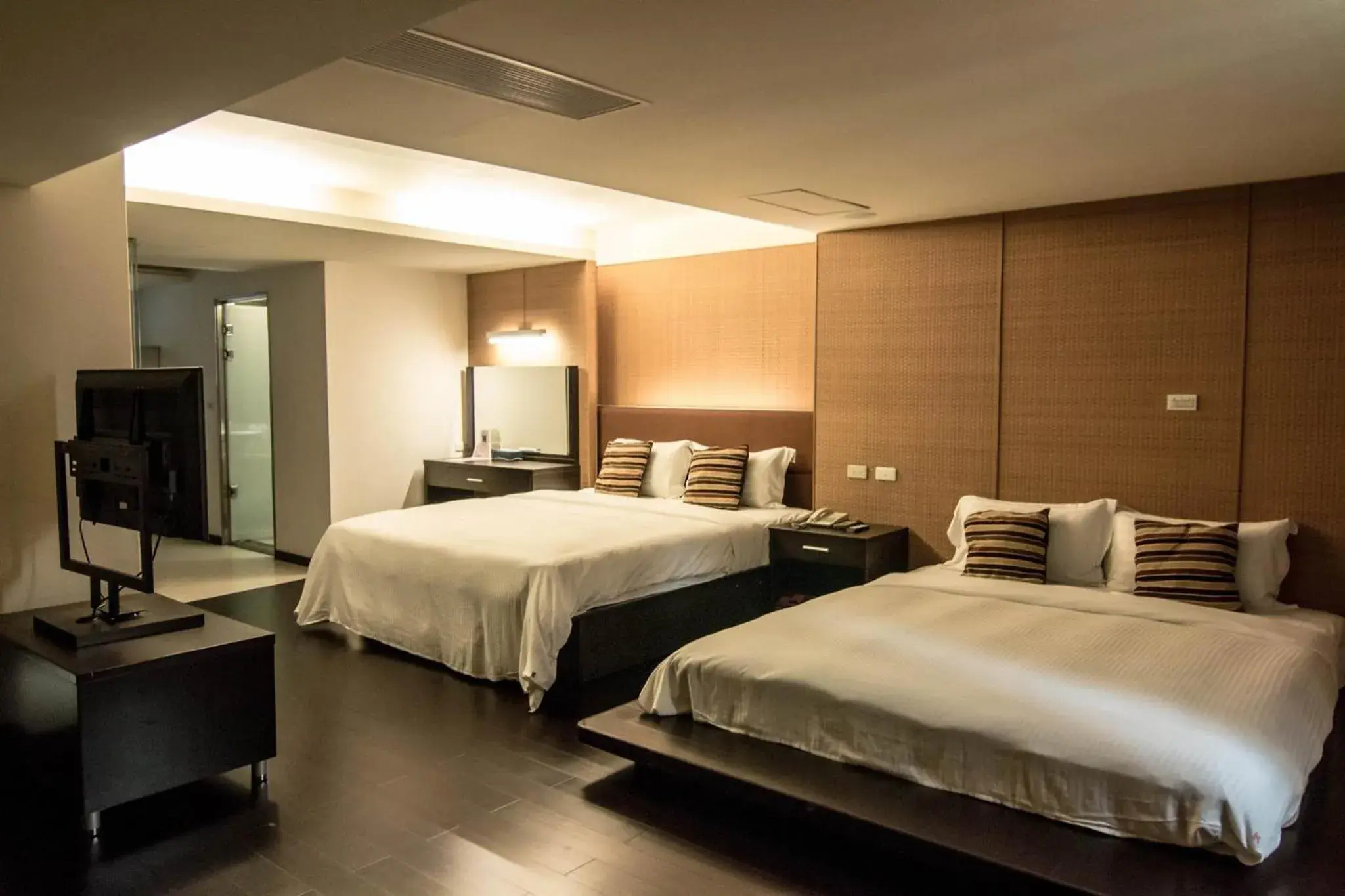 Bed in Katherine Plaza Hotel Bed in Katherine Plaza Hotel