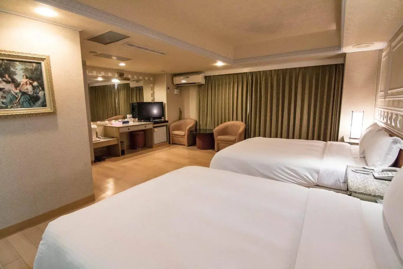 Bed in Katherine Plaza Hotel Bed in Katherine Plaza Hotel