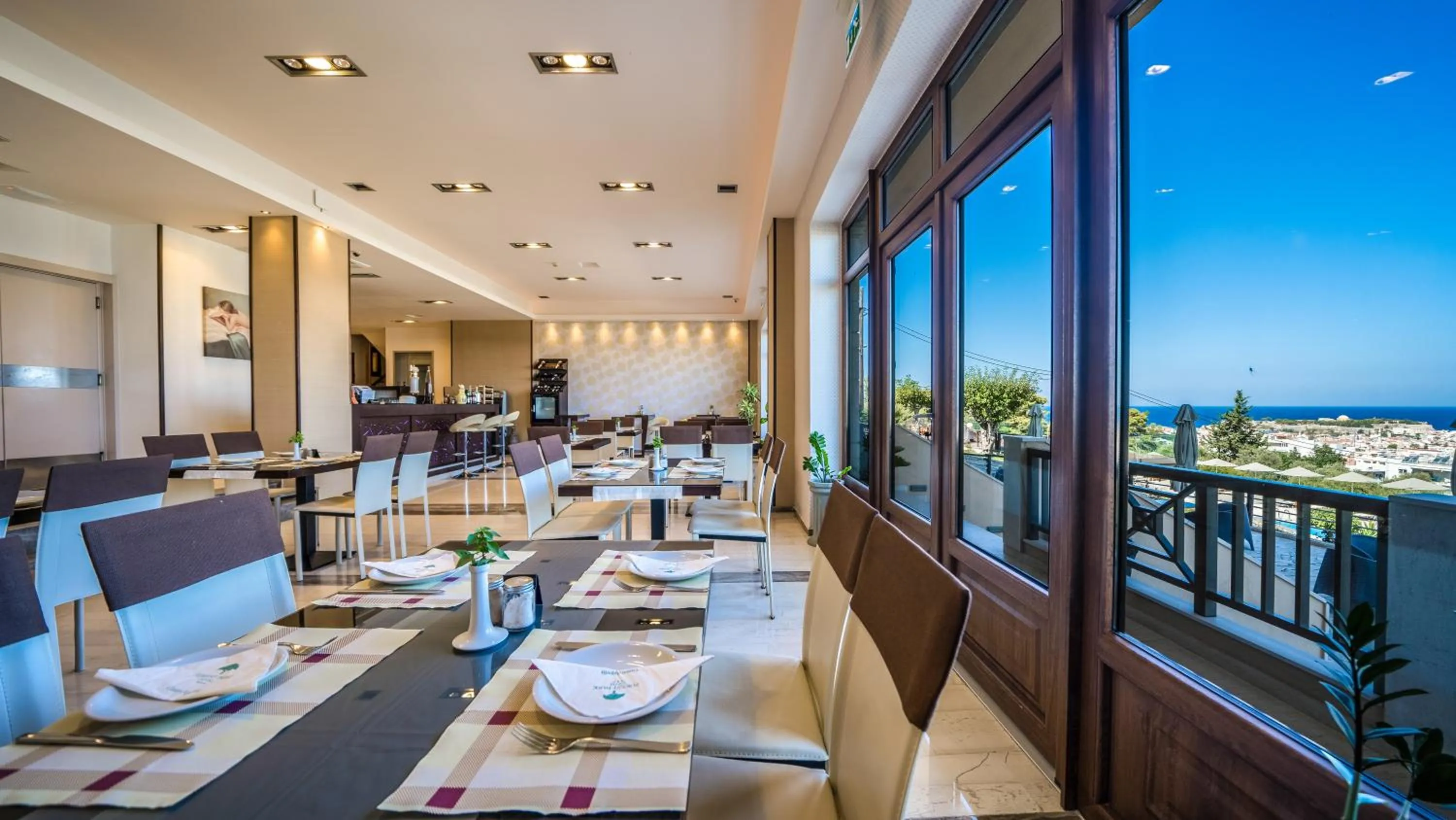 Restaurant/places to eat in Forest Park Hotel